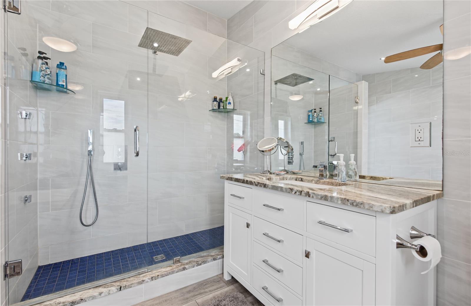 544 LILLIAN DR — photo 48