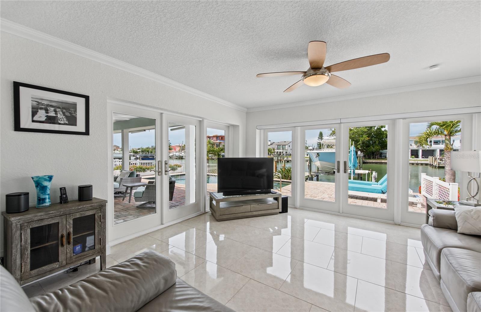 544 LILLIAN DR — photo 40