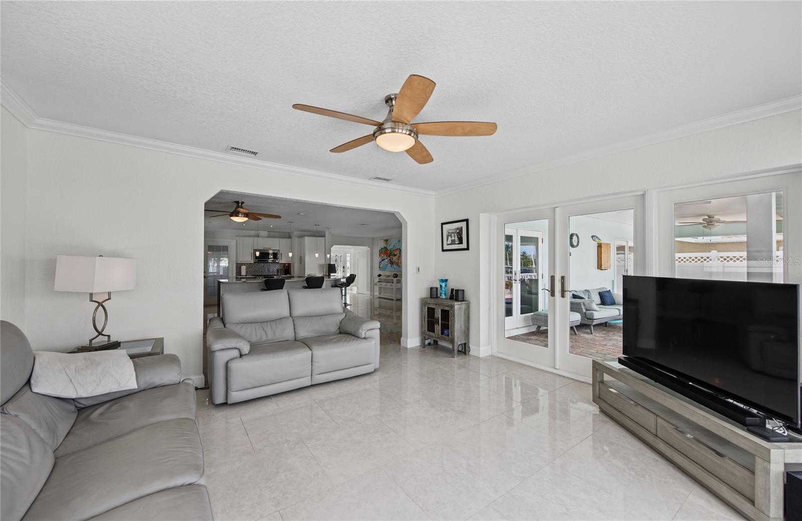 544 LILLIAN DR — photo 42
