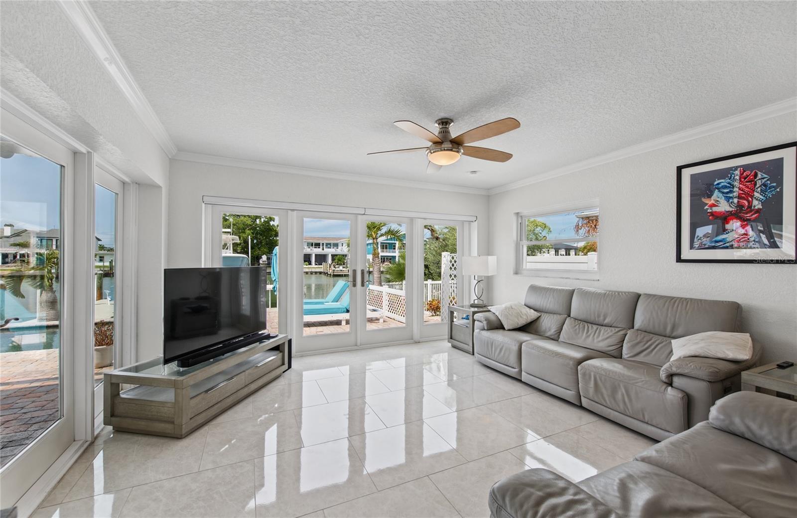 544 LILLIAN DR — photo 38