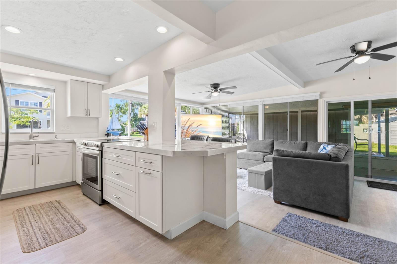 332 WESTWINDS DR — photo 10