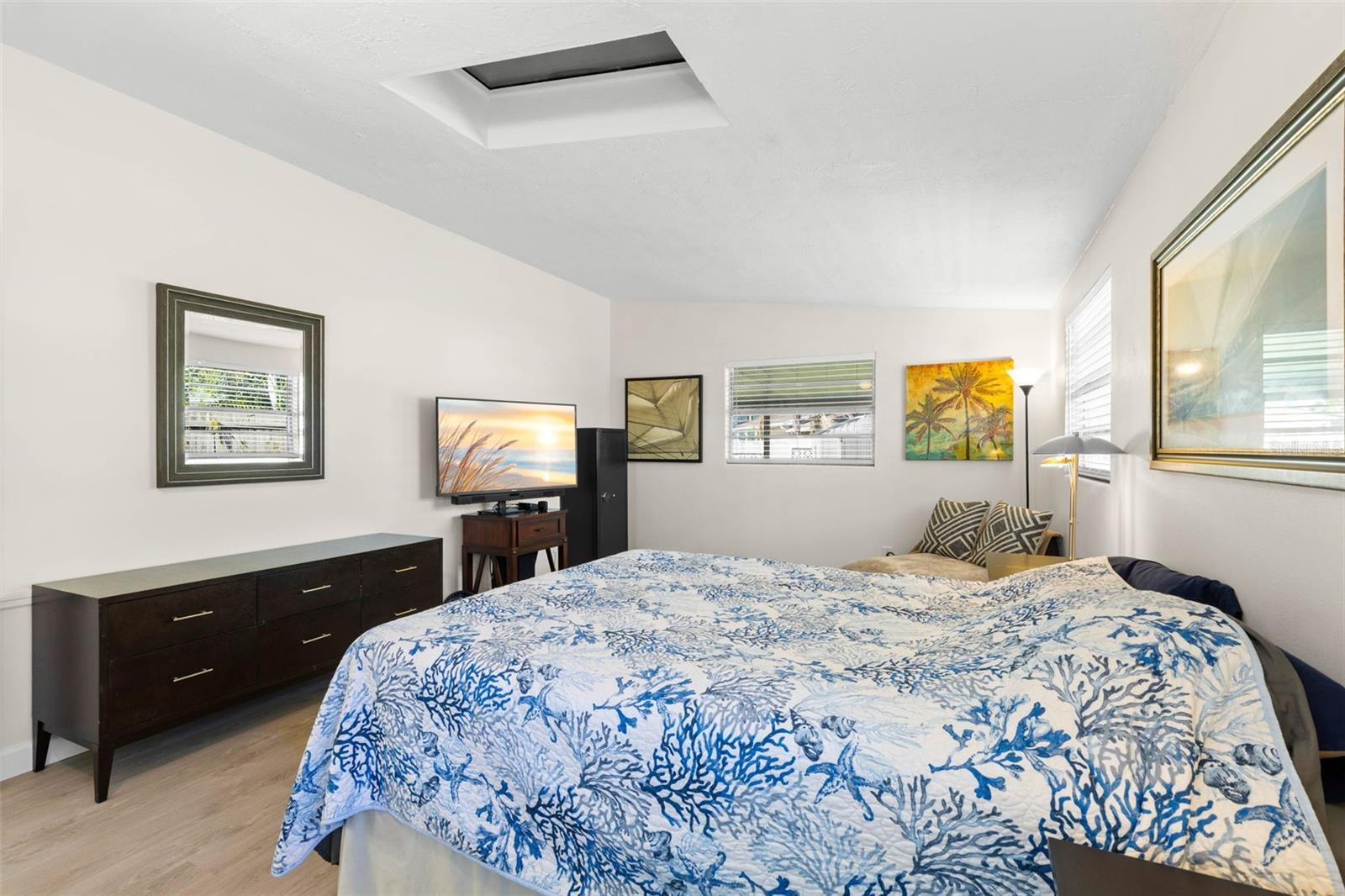 332 WESTWINDS DR — photo 24