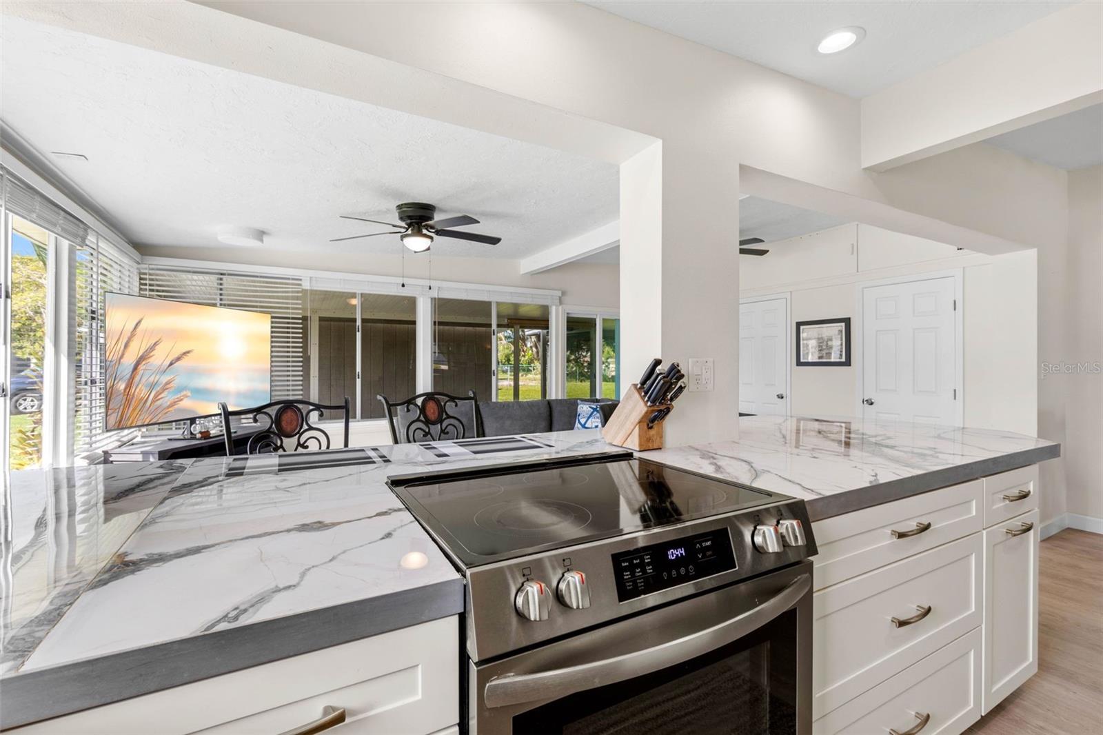 332 WESTWINDS DR — photo 12