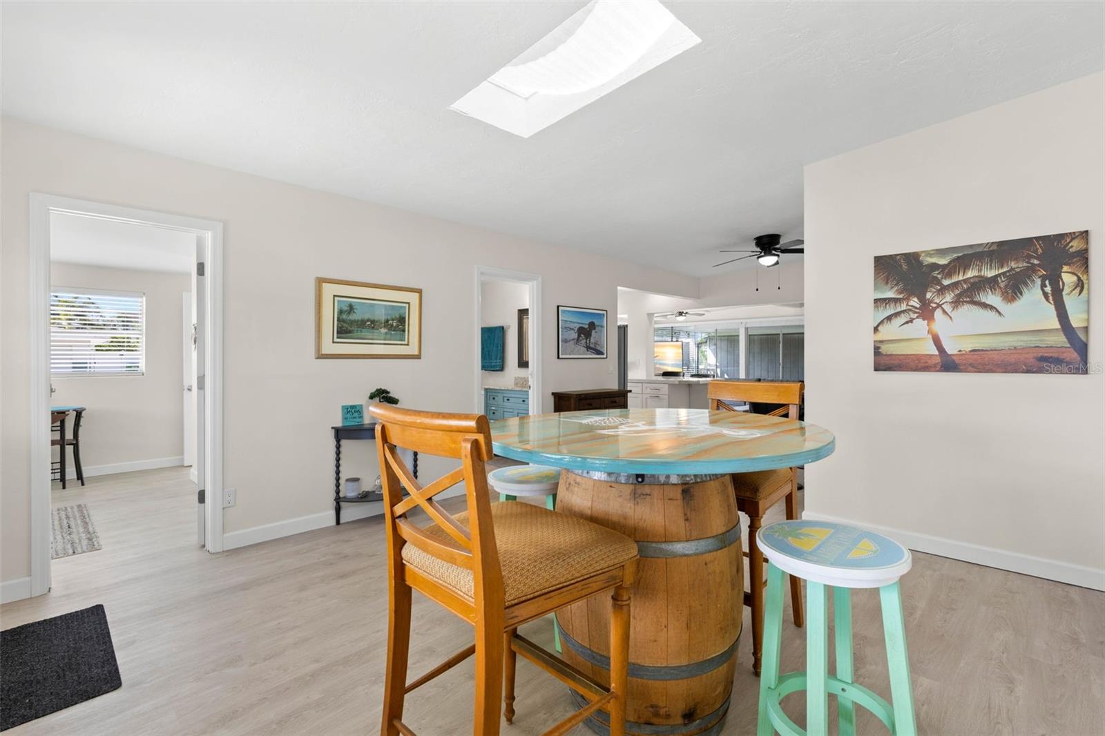 332 WESTWINDS DR — photo 8