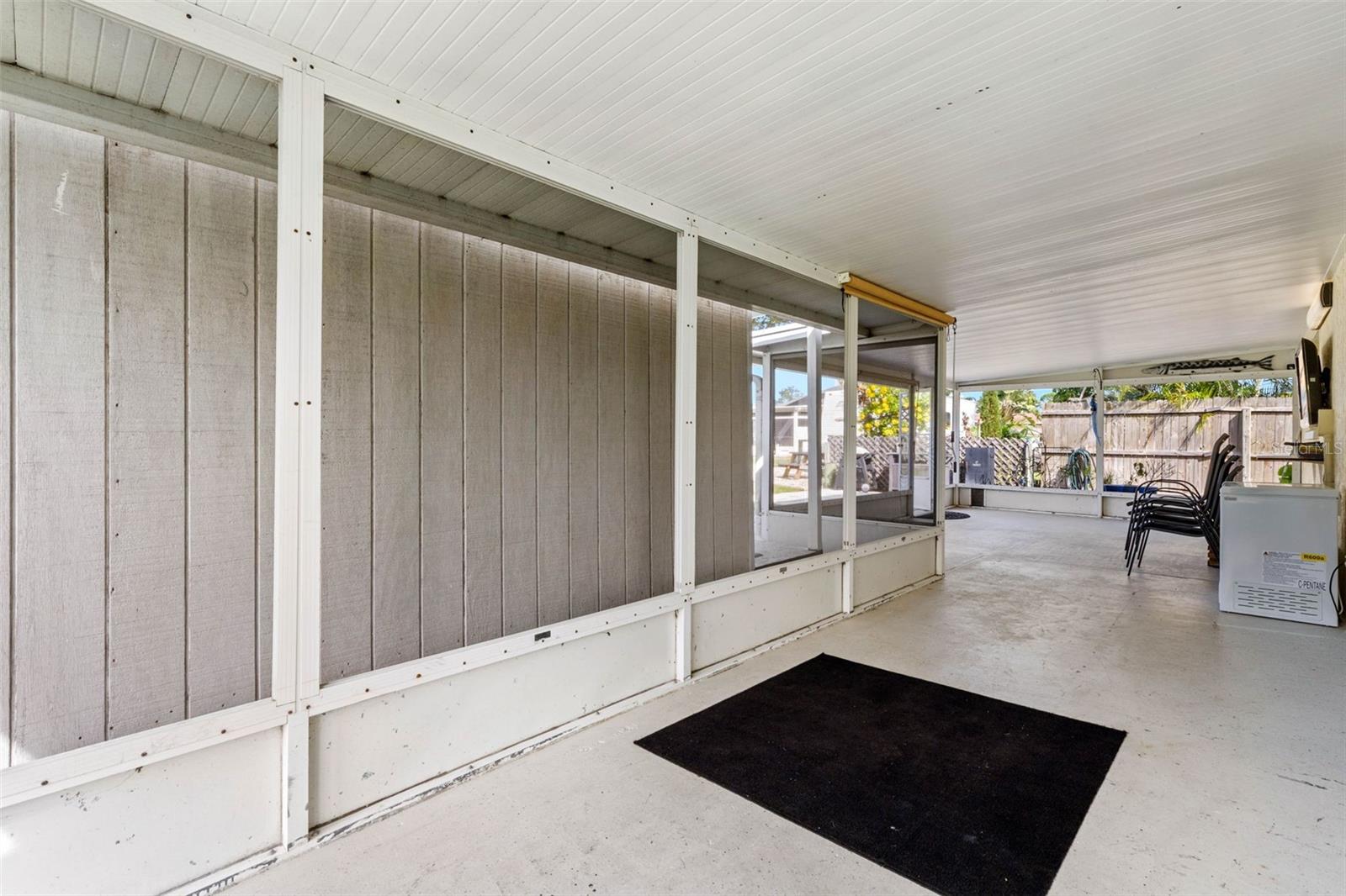 332 WESTWINDS DR — photo 37