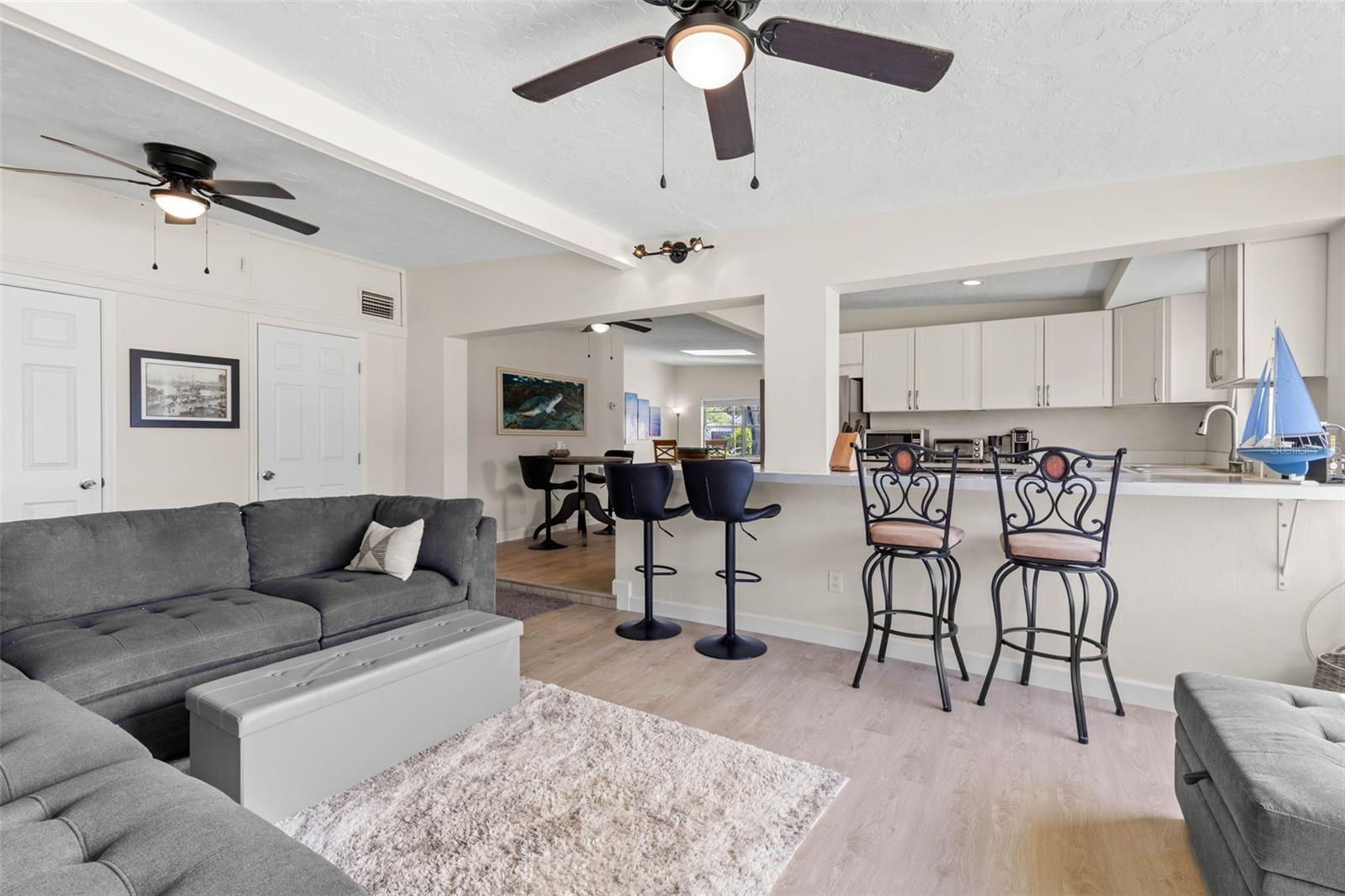 332 WESTWINDS DR — photo 13