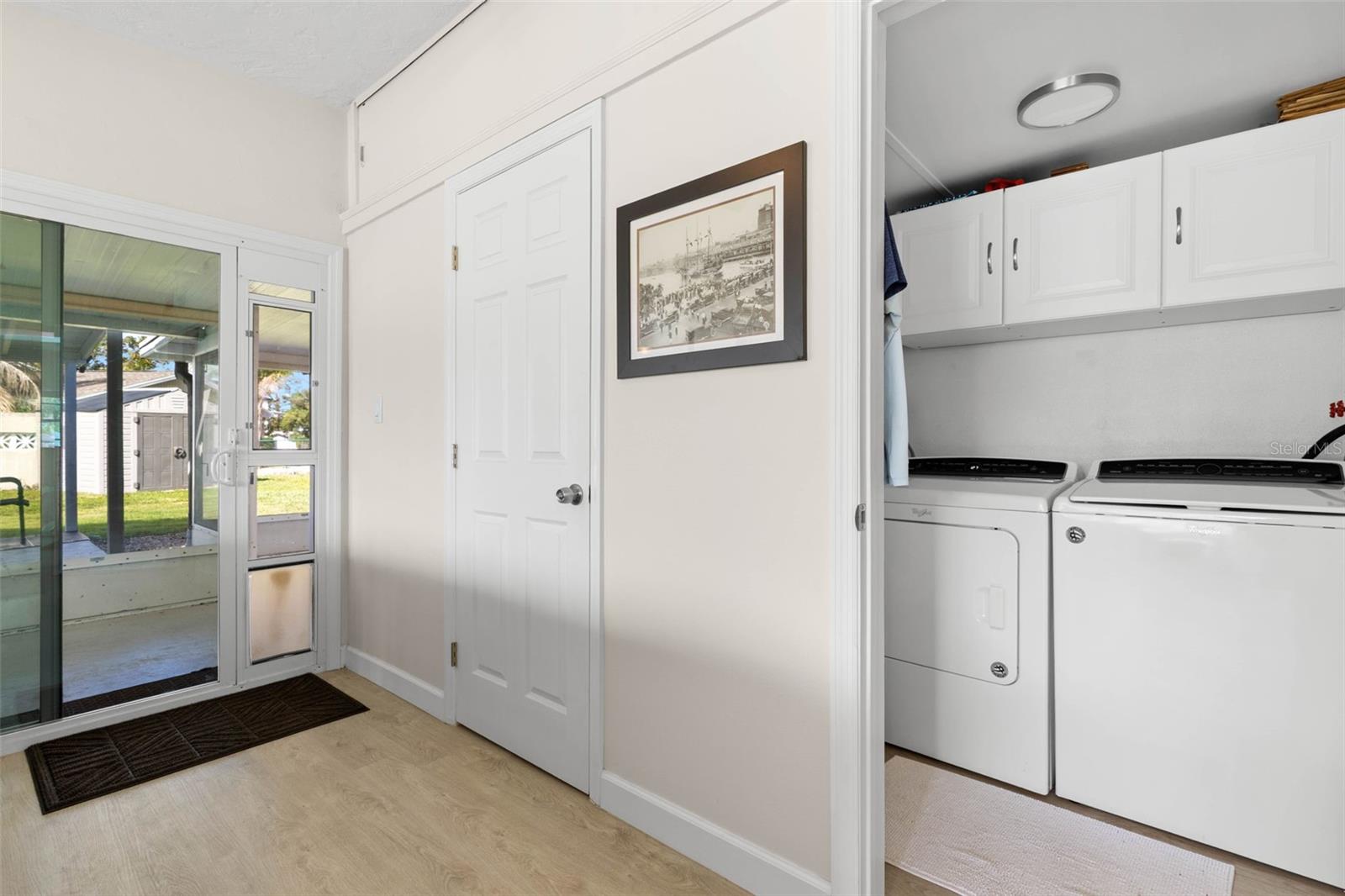 332 WESTWINDS DR — photo 36