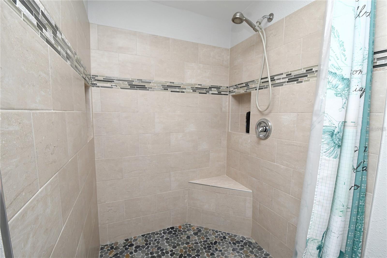 332 WESTWINDS DR — photo 35