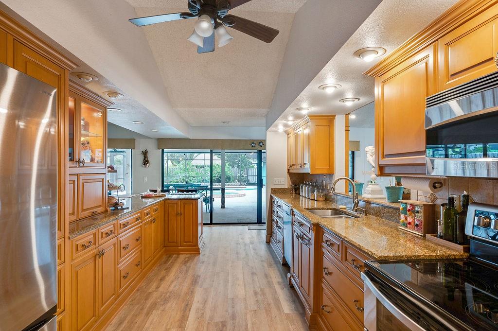 8004 NW 11TH AVE — photo 14