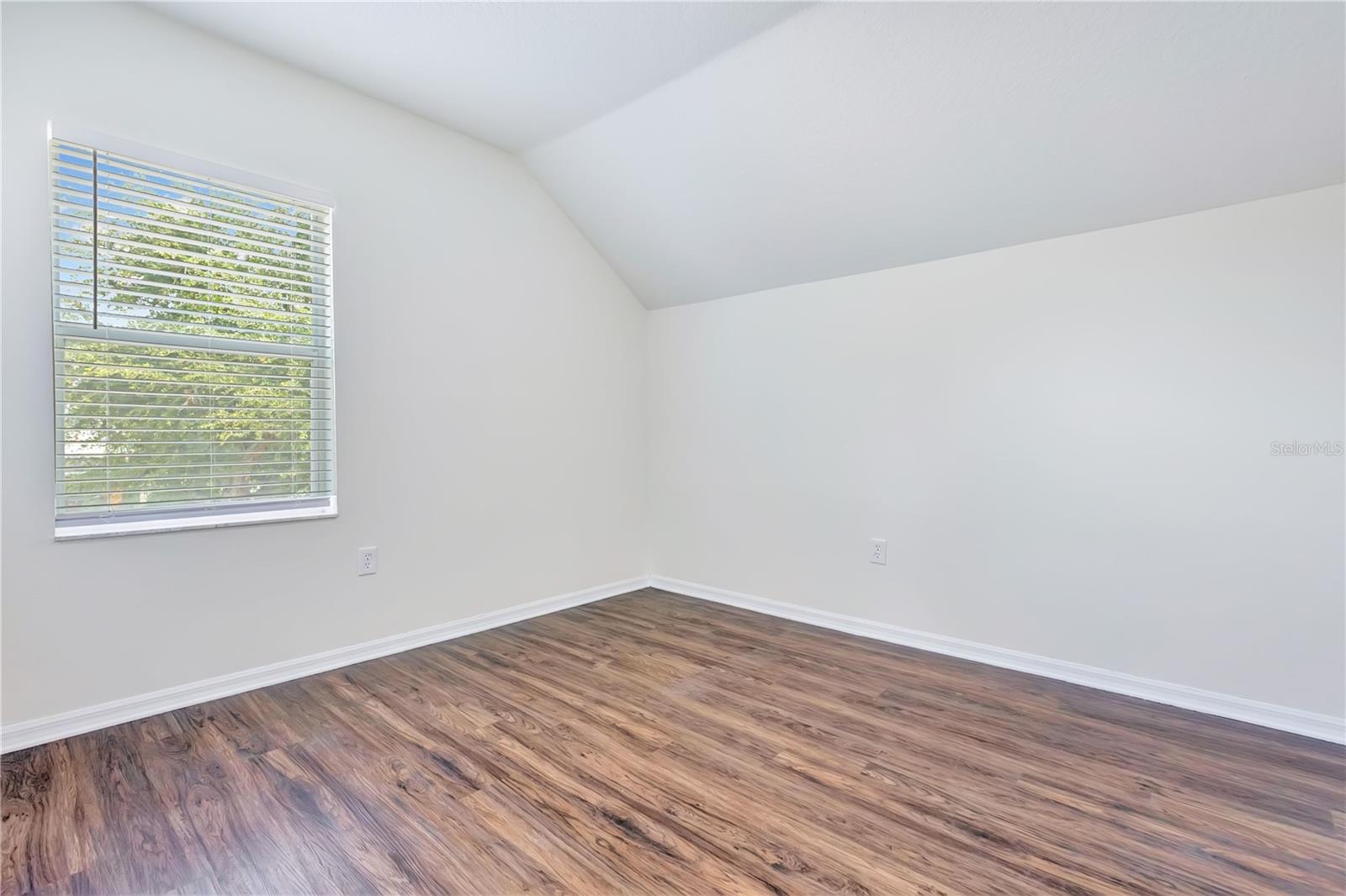 10332 SUMMERVIEW CIR — photo 18