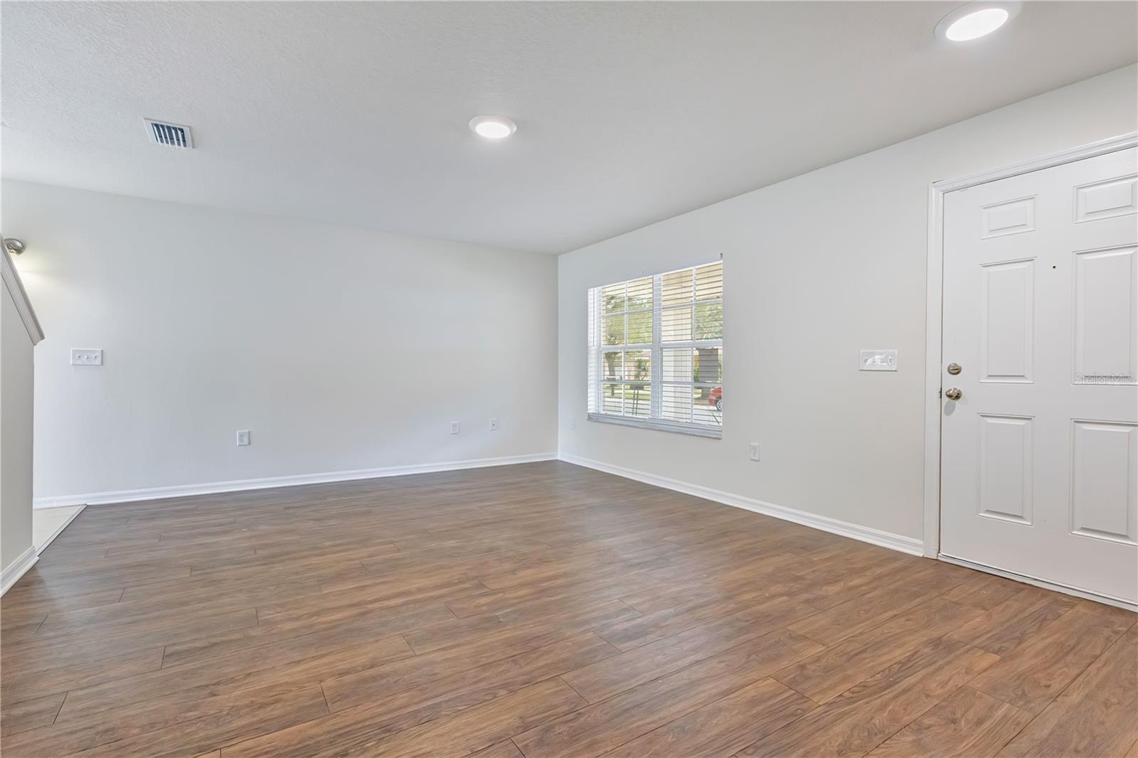 10332 SUMMERVIEW CIR — photo 4