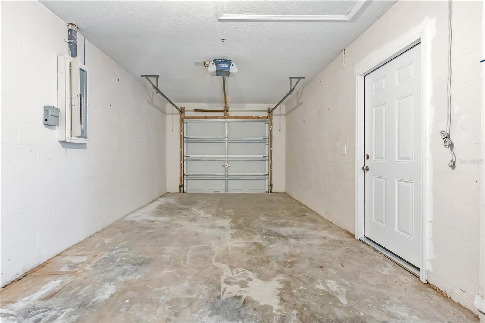 10332 SUMMERVIEW CIR — photo 16