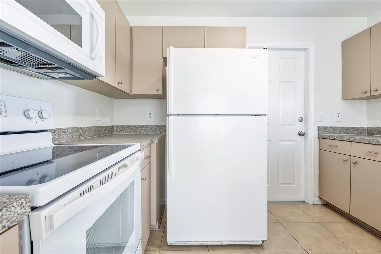 10332 SUMMERVIEW CIR — photo 14