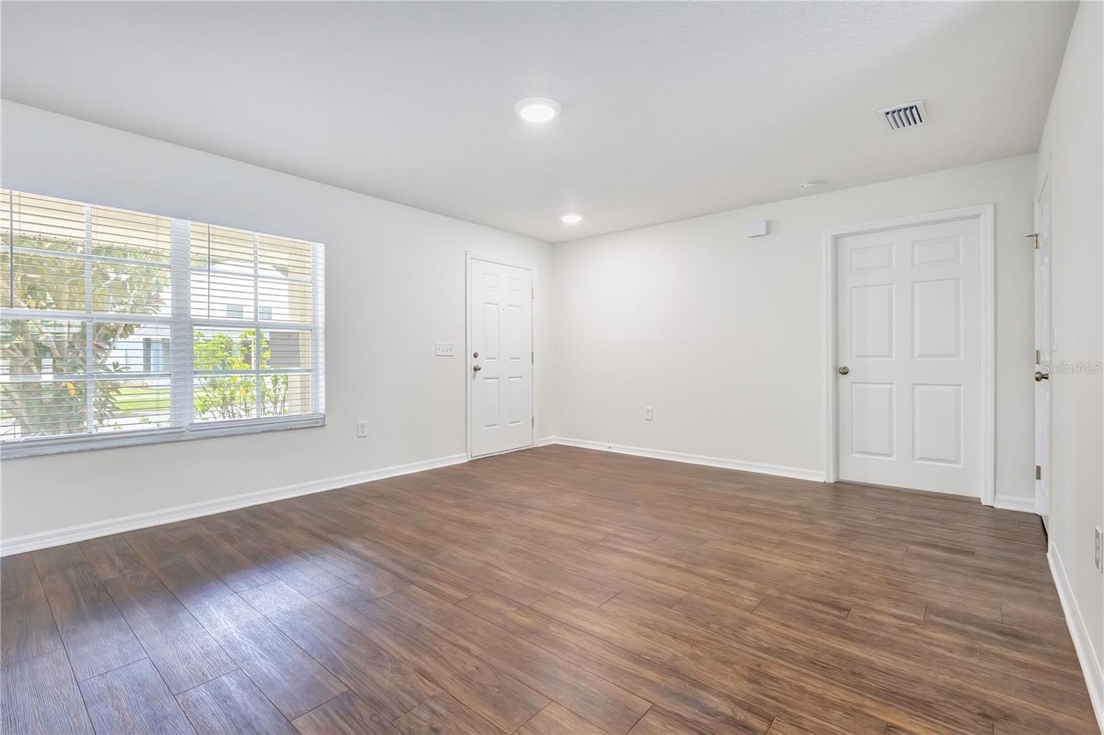 10332 SUMMERVIEW CIR — photo 5