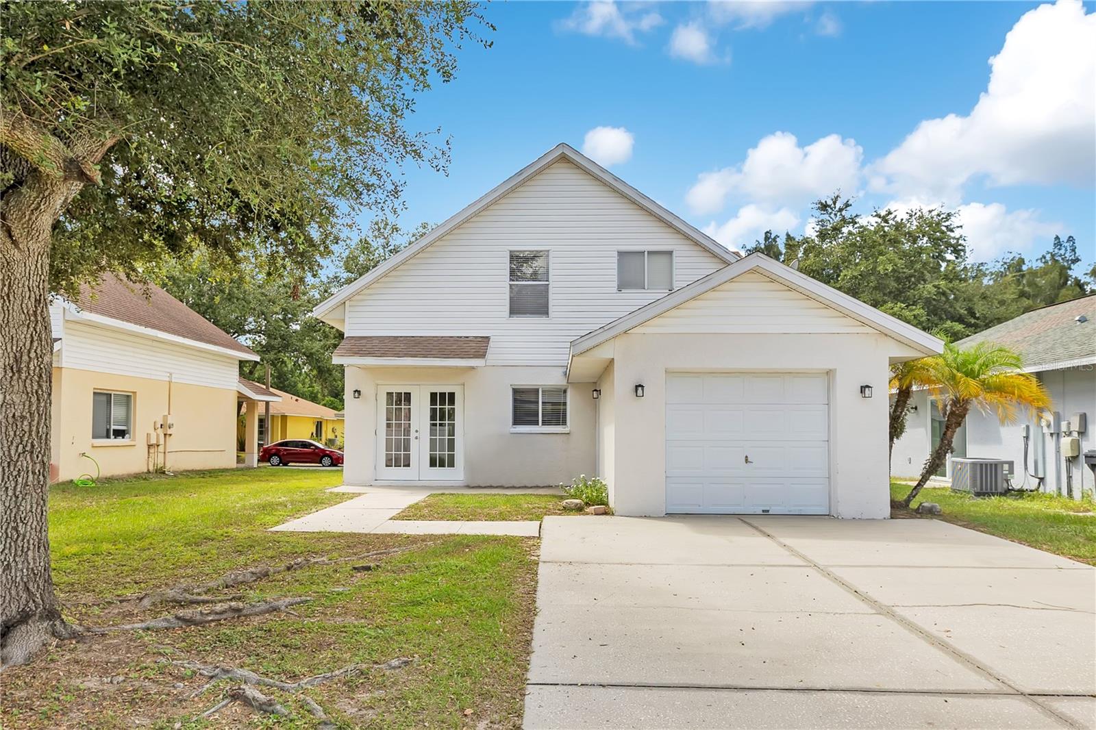 10332 SUMMERVIEW CIR — photo 2