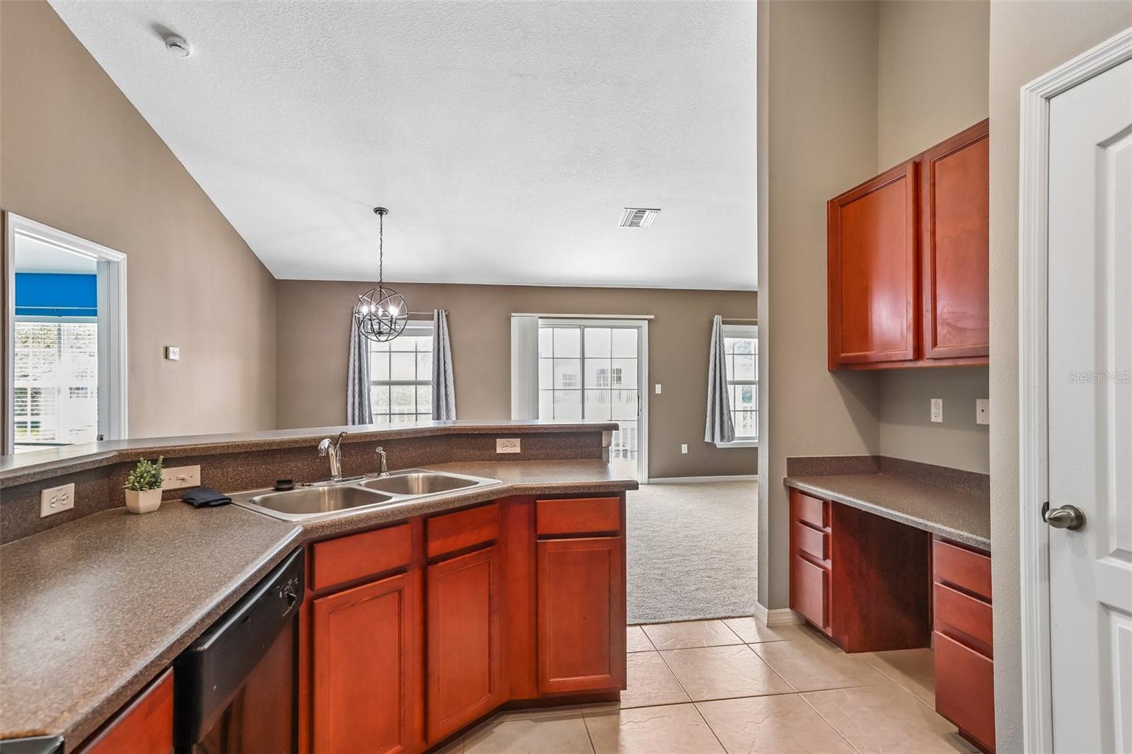 7703 RED MILL CIR — photo 9