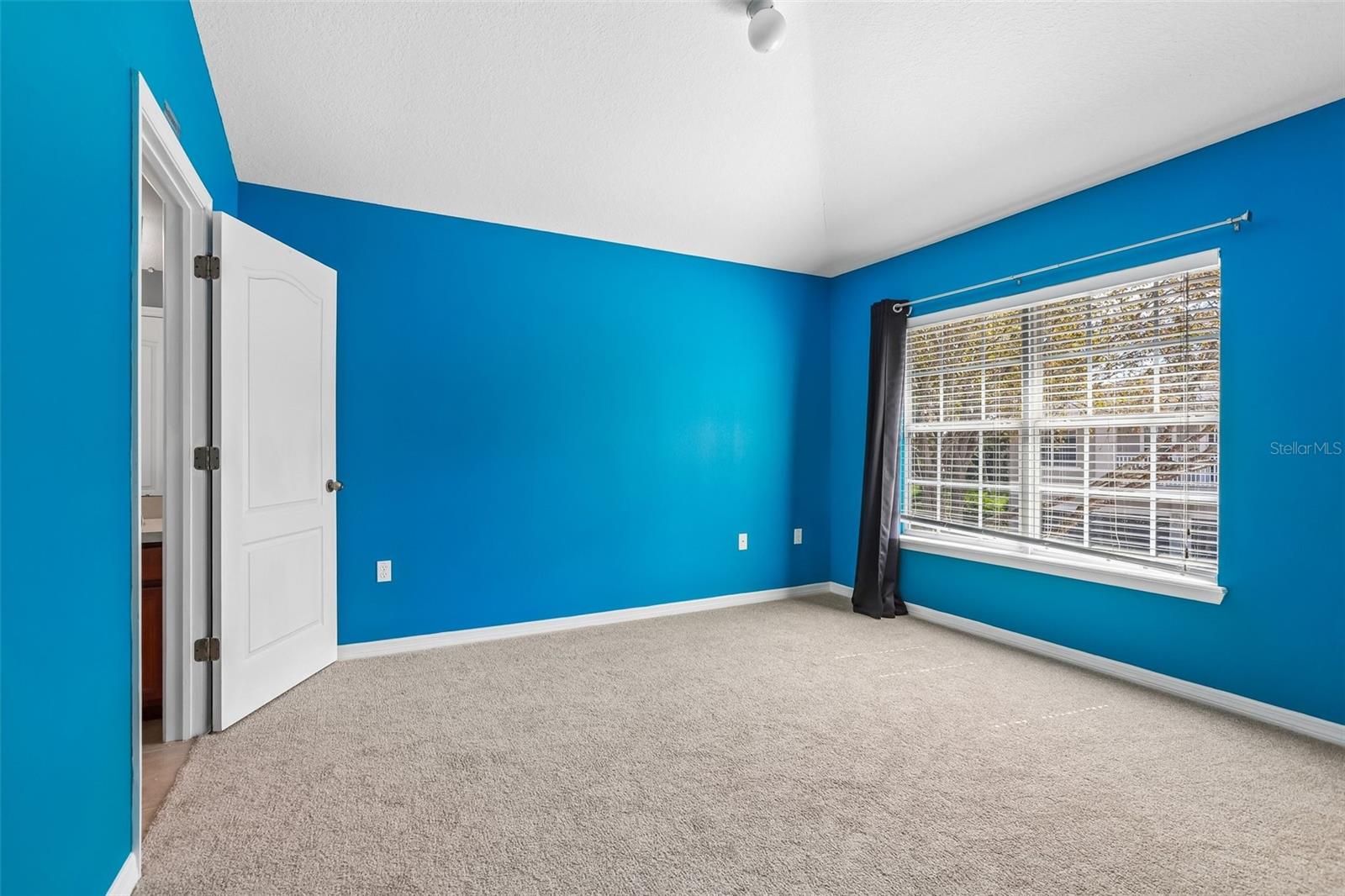 7703 RED MILL CIR — photo 18