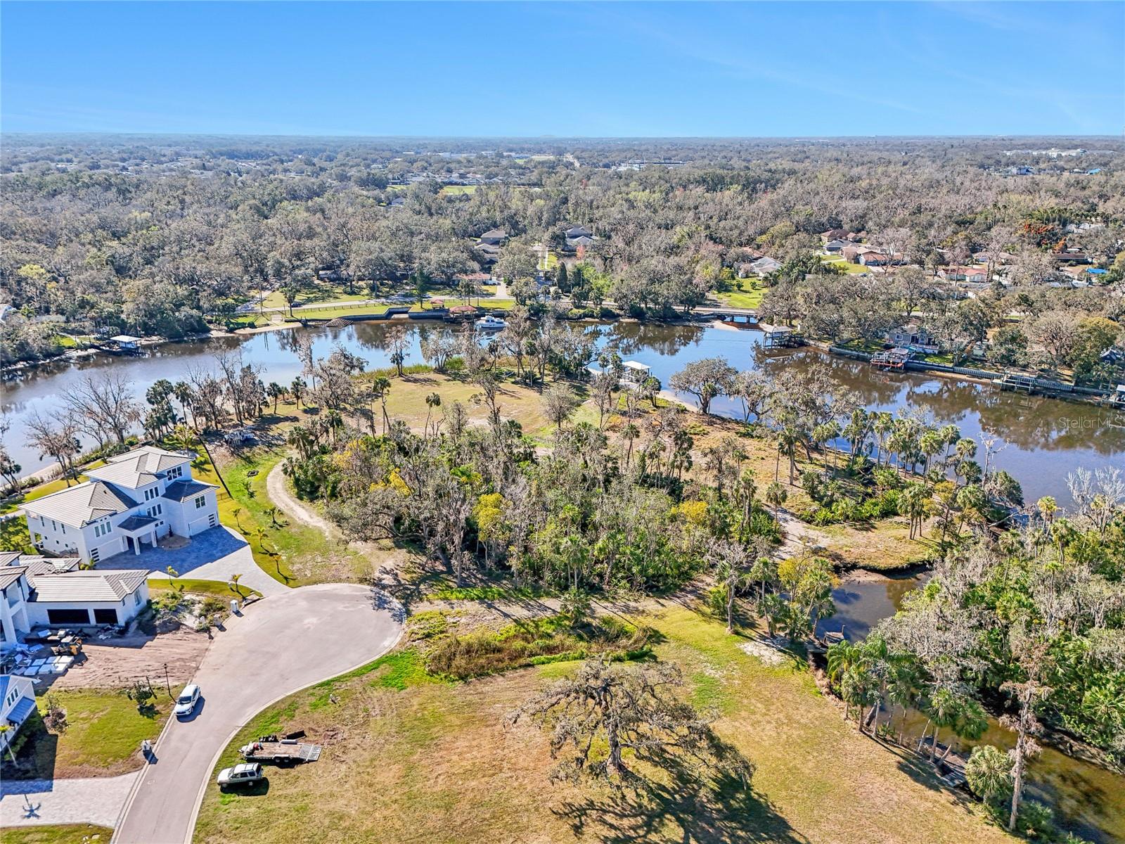 8339 ALAFIA POINTE DR — photo 3
