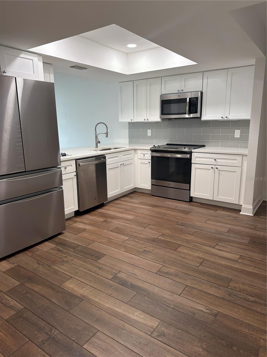 11012 ASHBOURNE CIR — photo 2