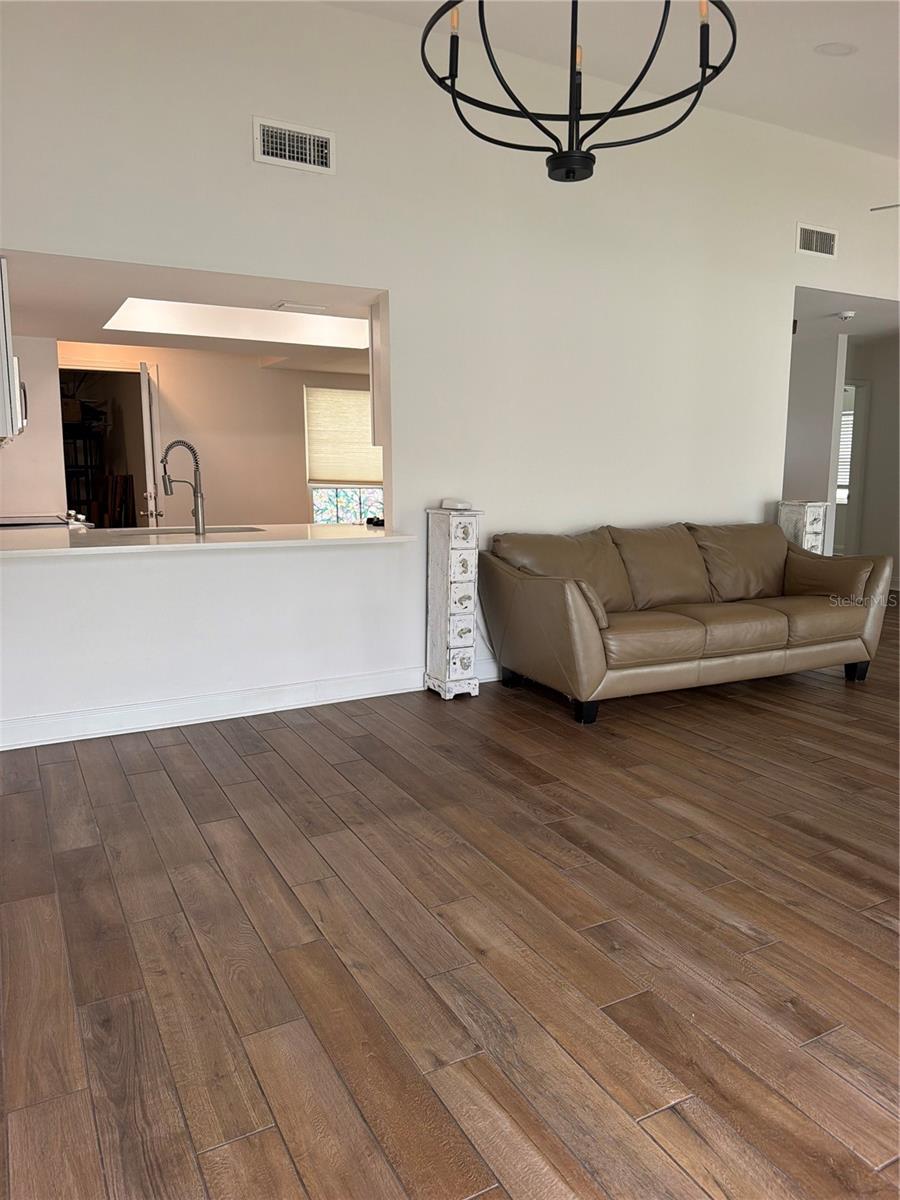 11012 ASHBOURNE CIR — photo 8