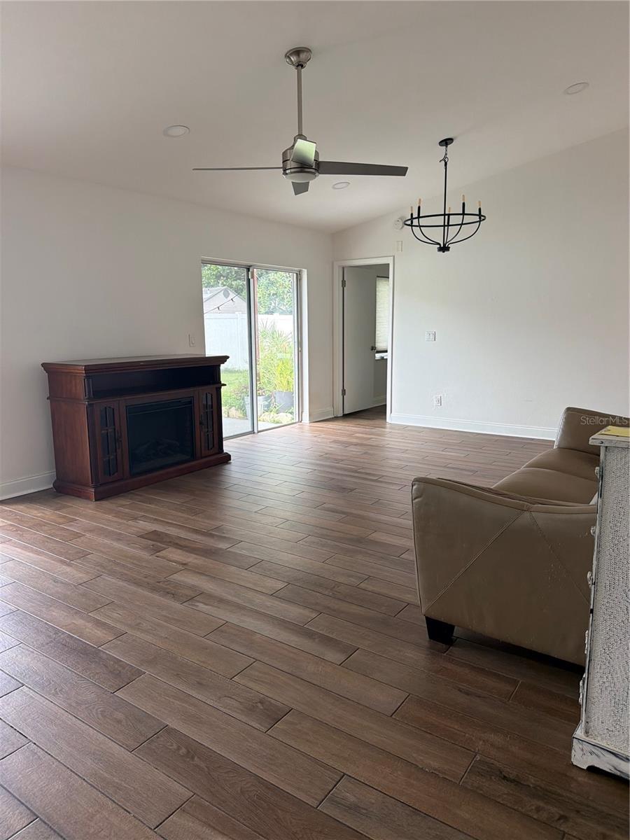 11012 ASHBOURNE CIR — photo 4