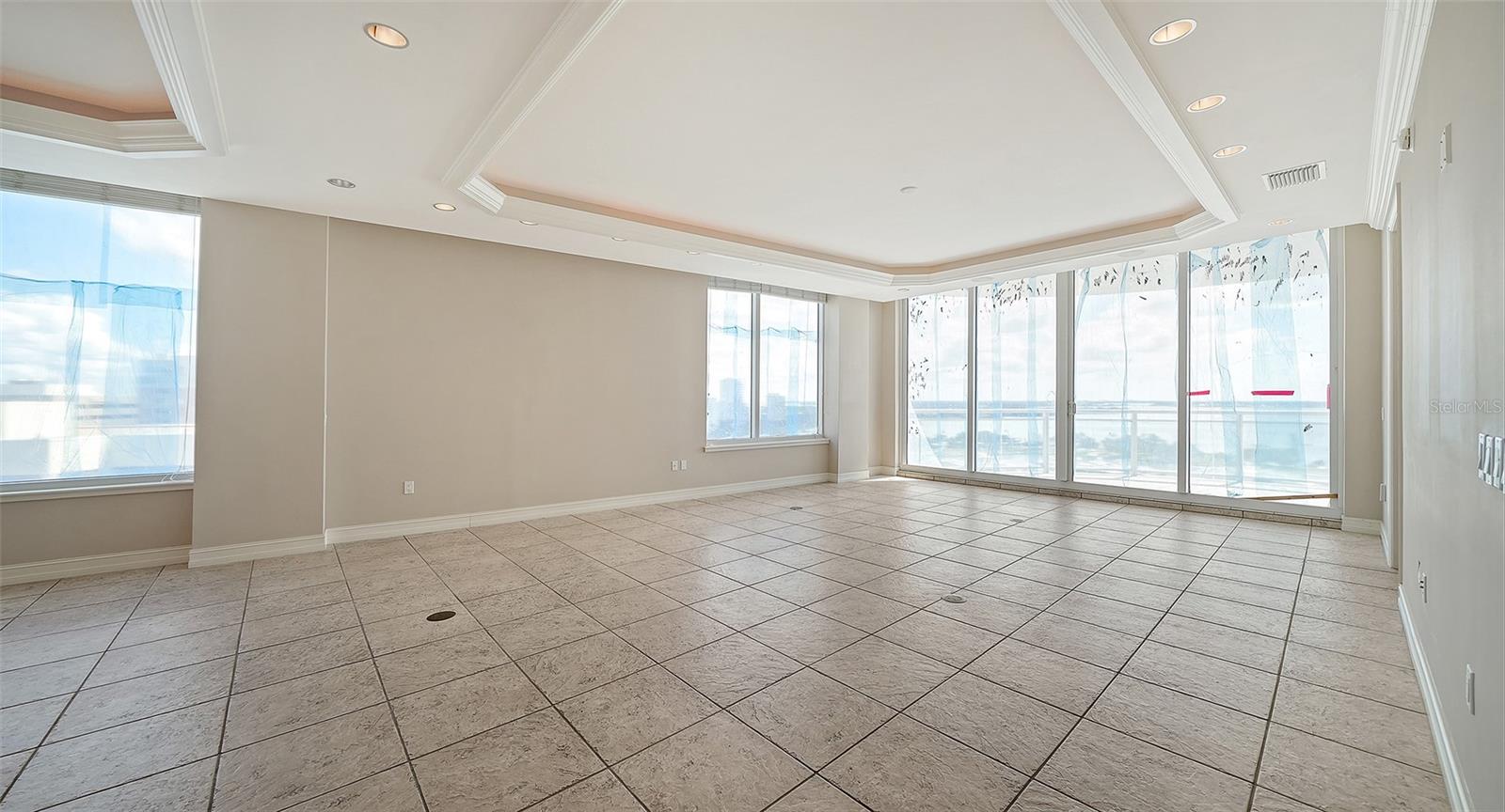 1233 N GULFSTREAM AVE #1404 — photo 16