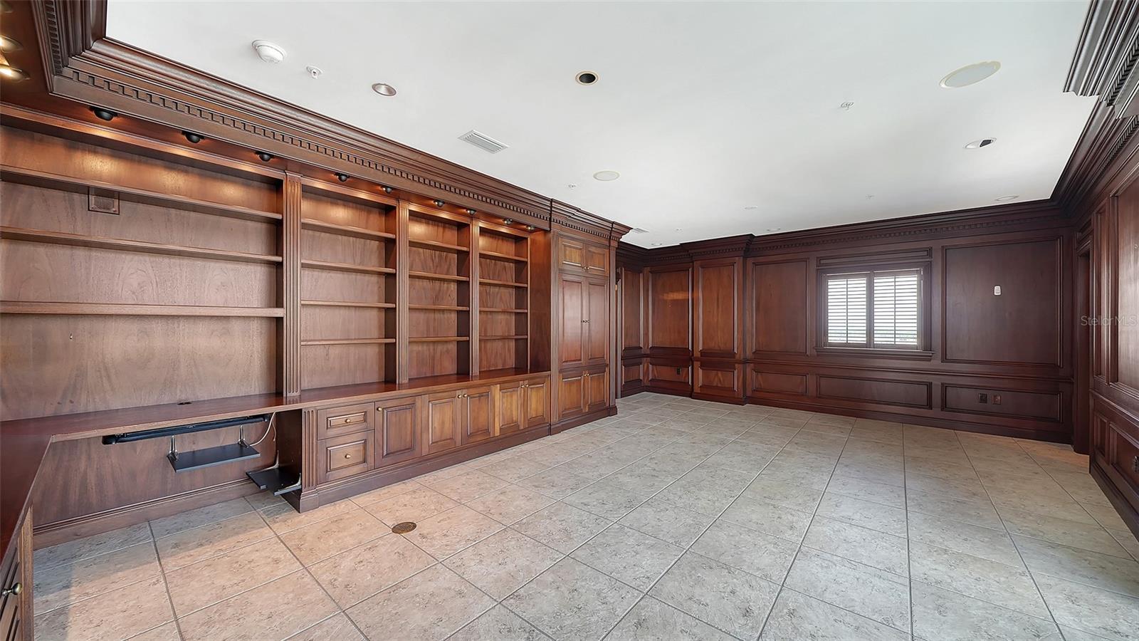 1233 N GULFSTREAM AVE #1404 — photo 31