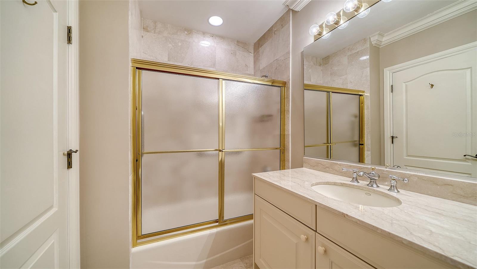1233 N GULFSTREAM AVE #1404 — photo 38