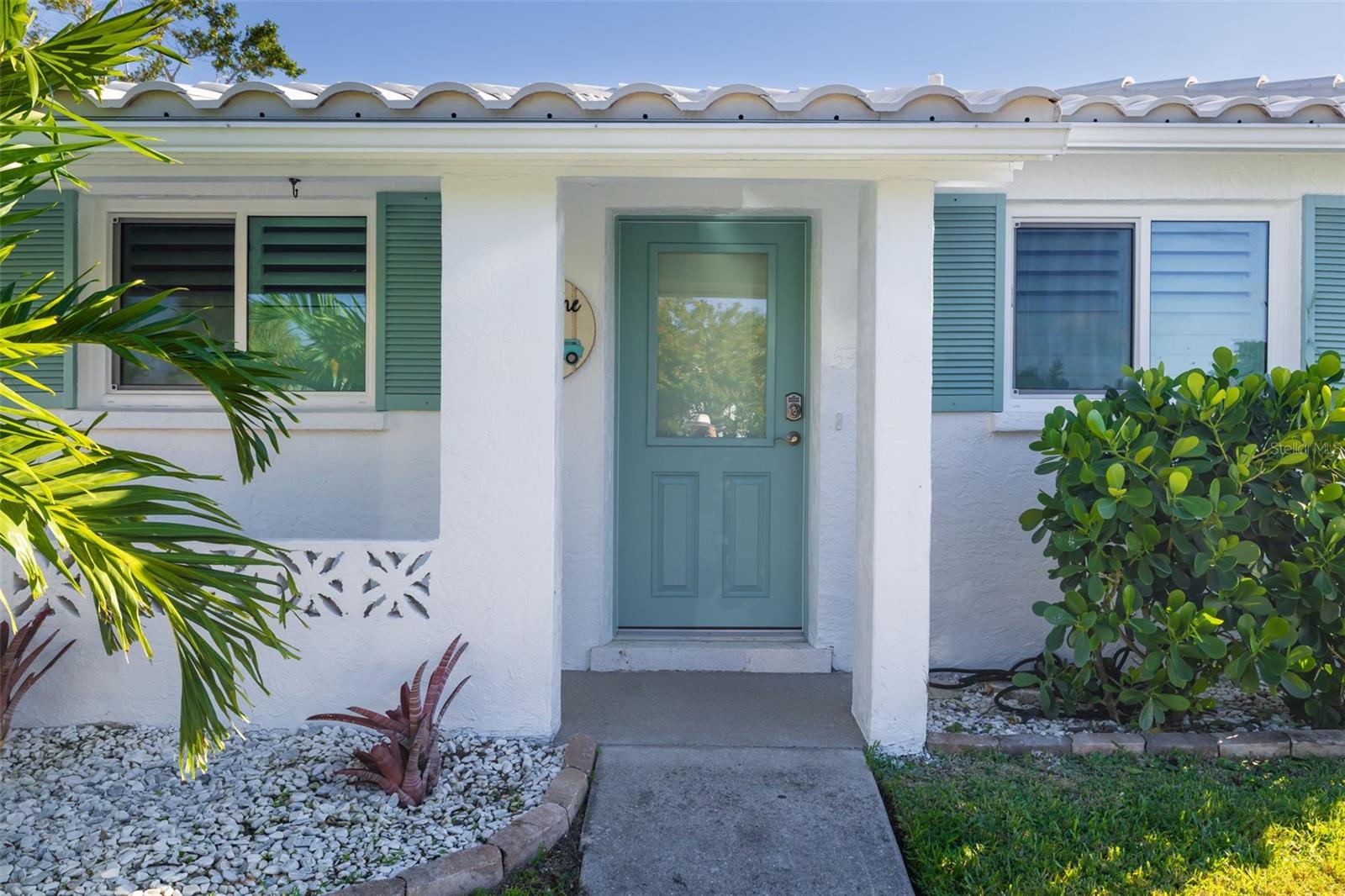 546 SPANISH DR S — photo 2