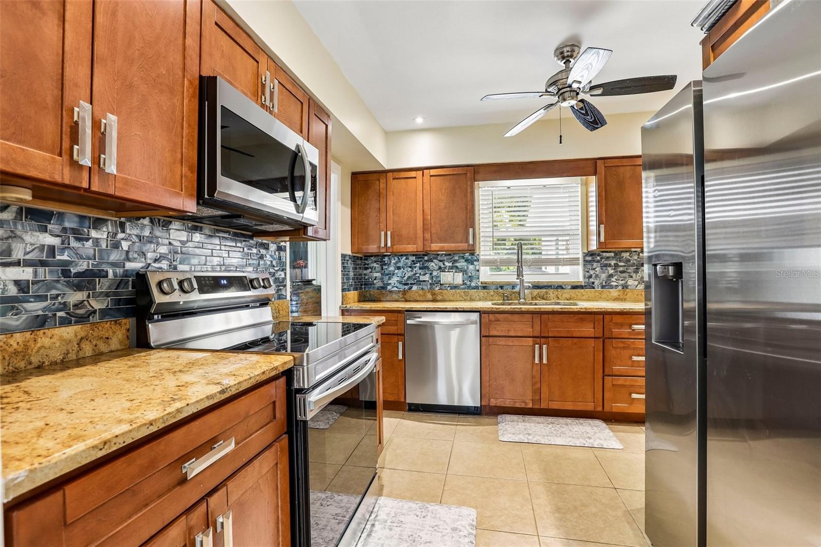 398 COLONY POINT RD S — photo 11