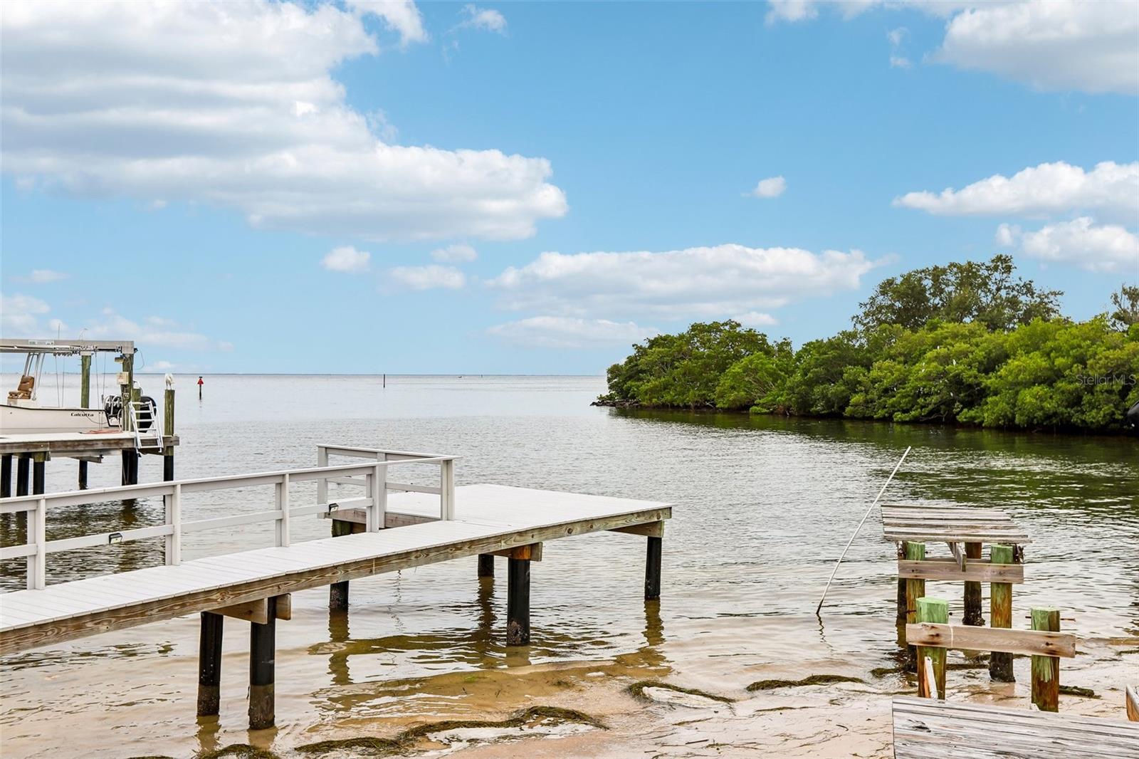 398 COLONY POINT RD S — photo 4