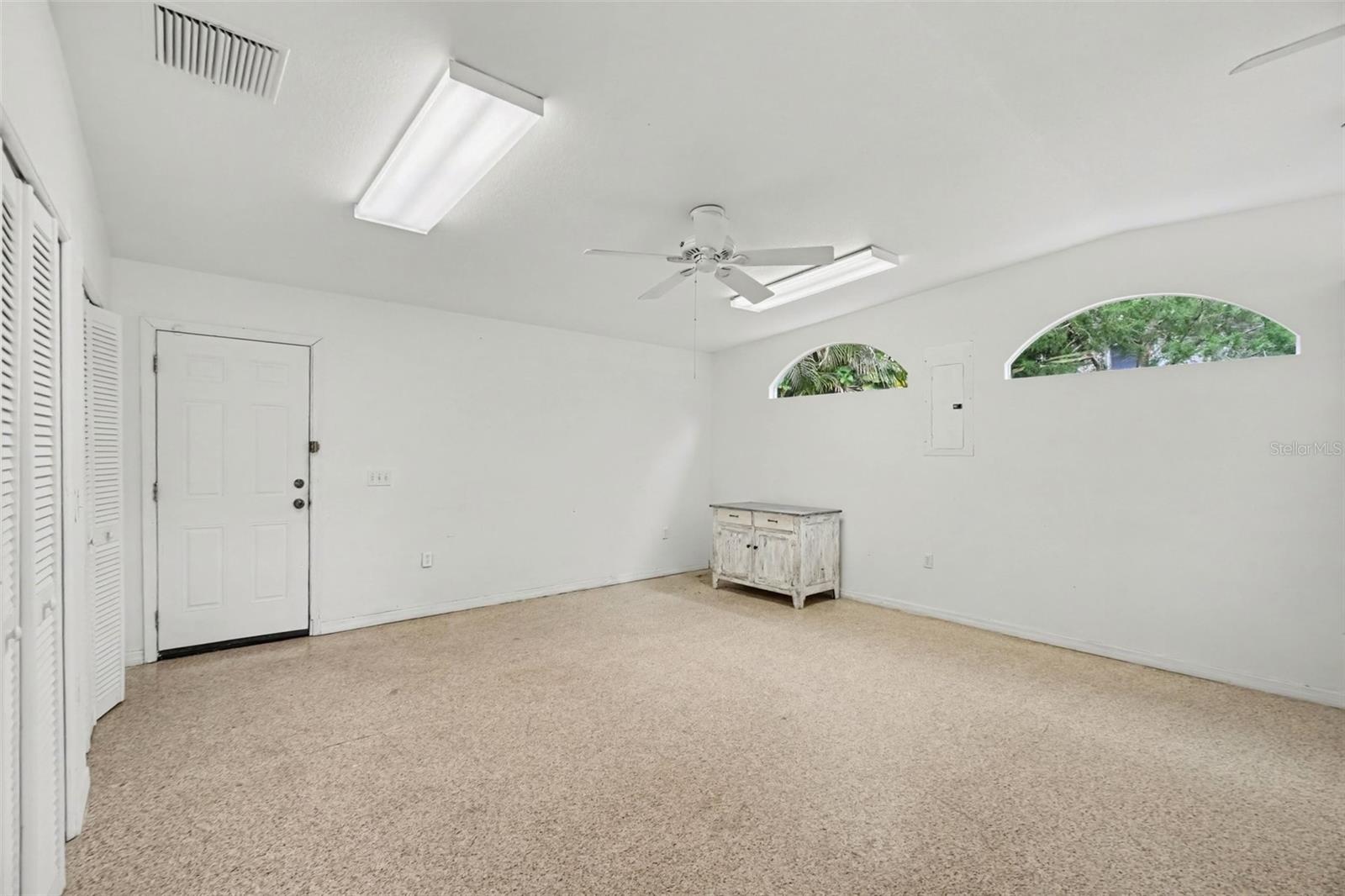 528 RALPH ST — photo 33