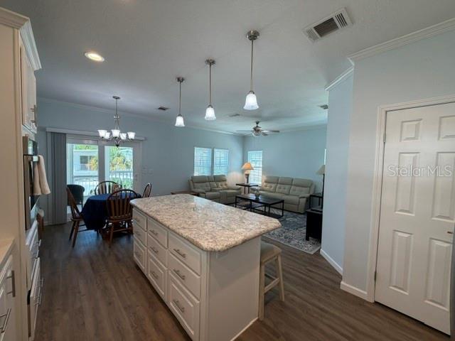 612 CAREFREE — photo 11