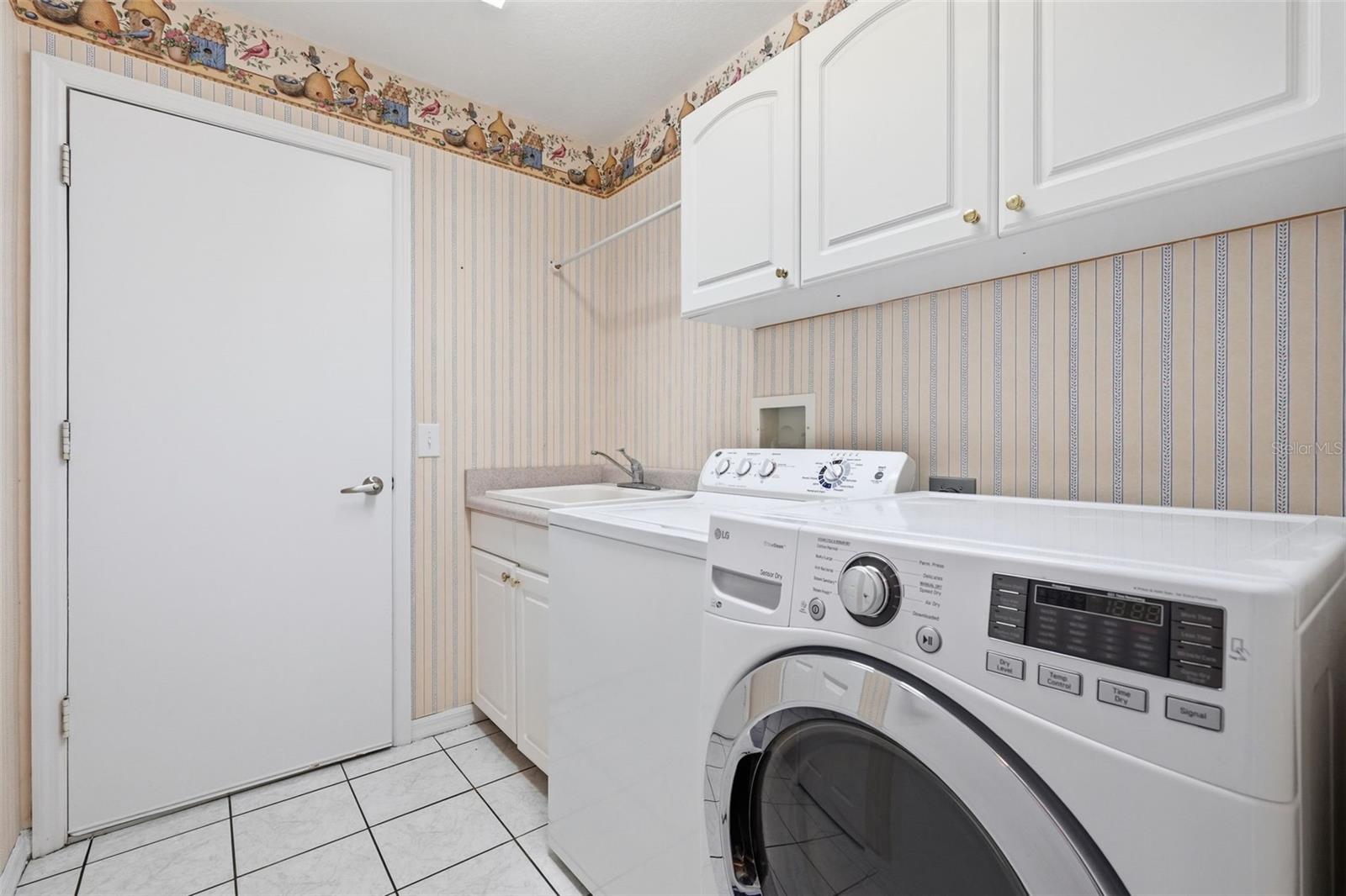1444 CANBERLEY CT — photo 44