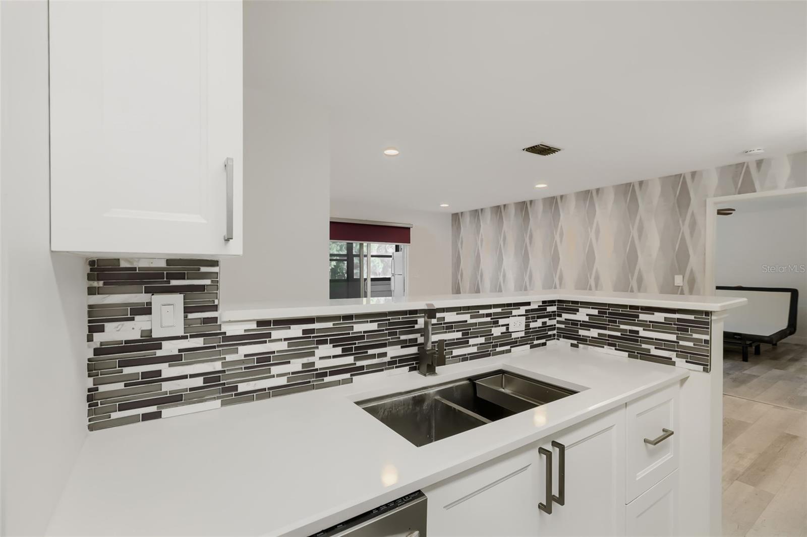 1400 GANDY BLVD N #1213 — photo 6
