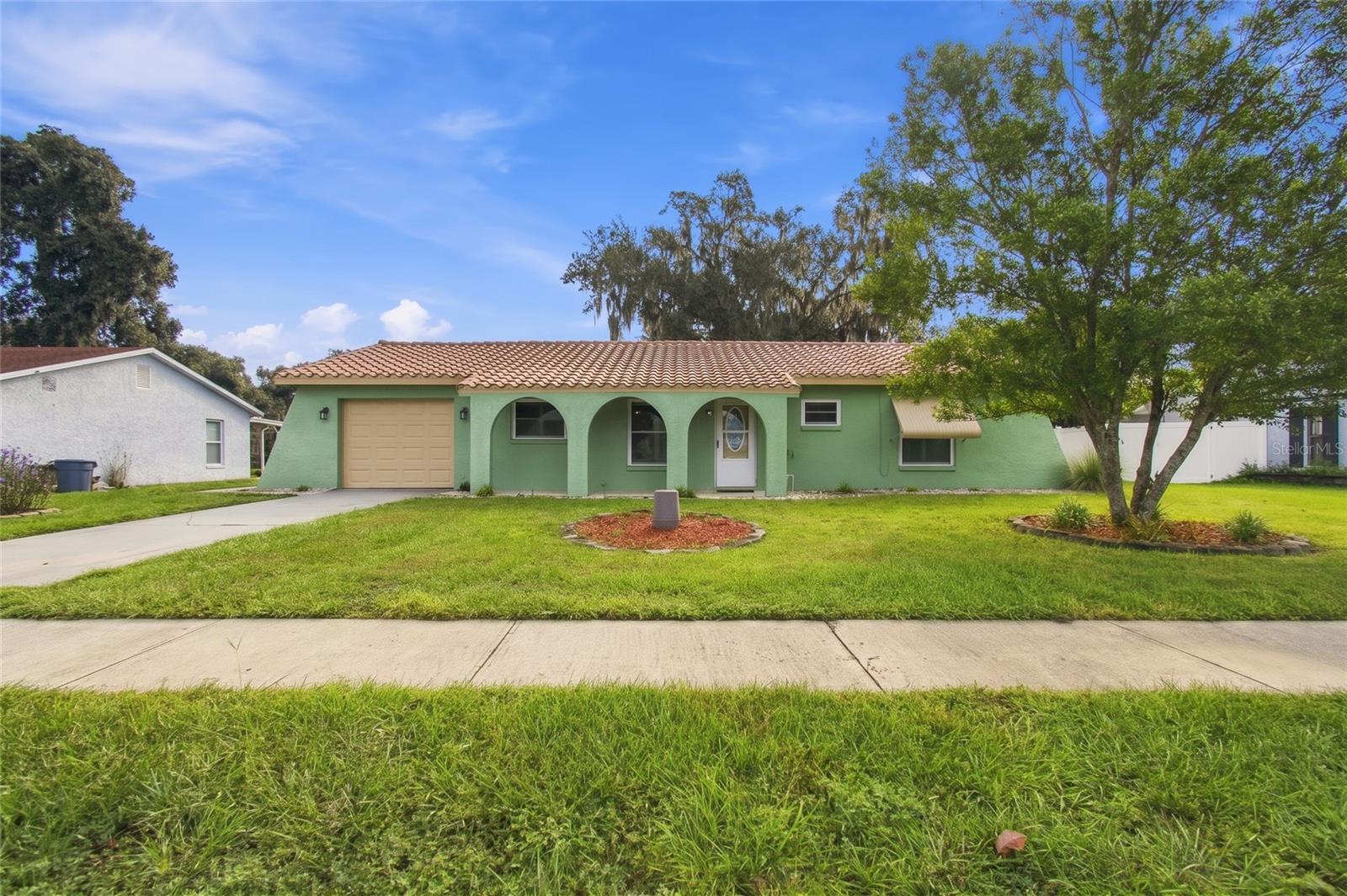 8410 ANGELA CT — photo 4
