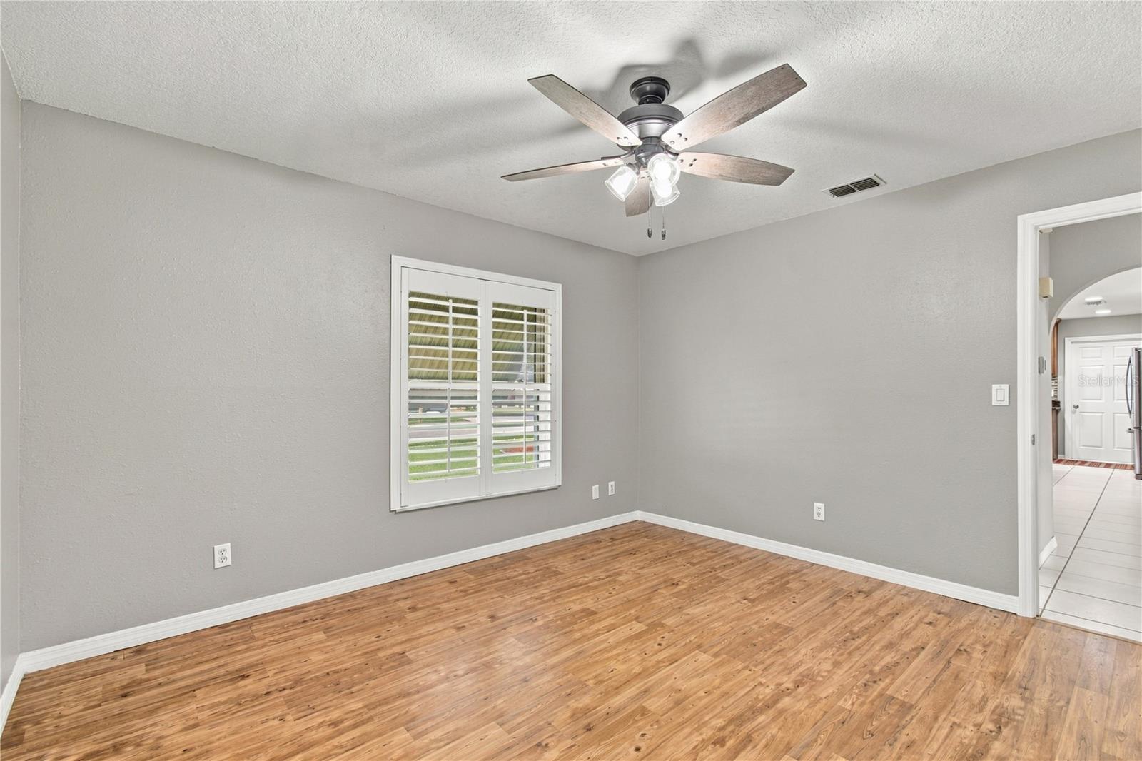 8410 ANGELA CT — photo 32