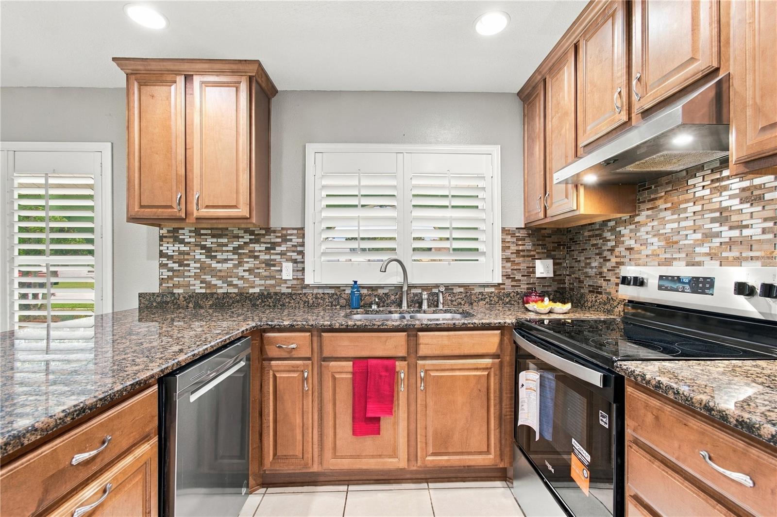 8410 ANGELA CT — photo 16