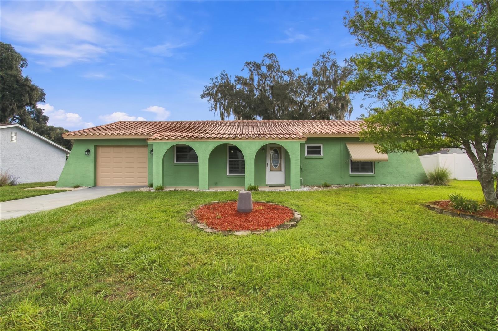 8410 ANGELA CT — photo 2