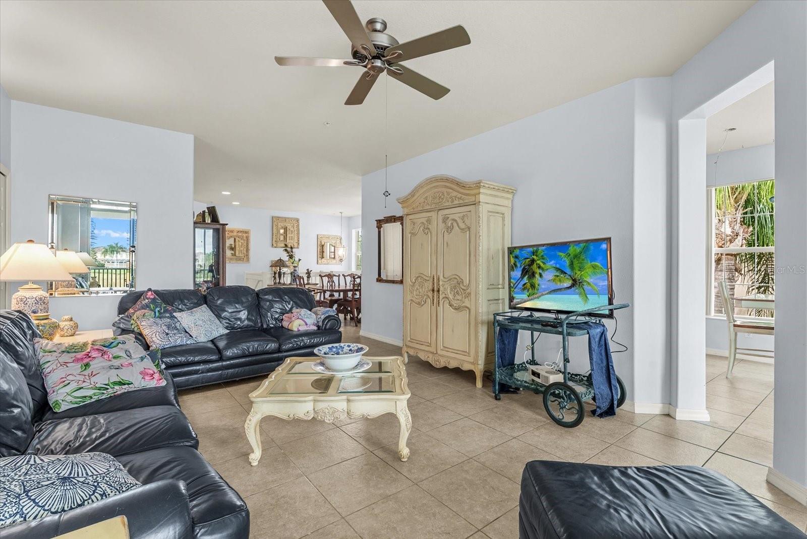 5725 FOSSANO DR #706 — photo 9
