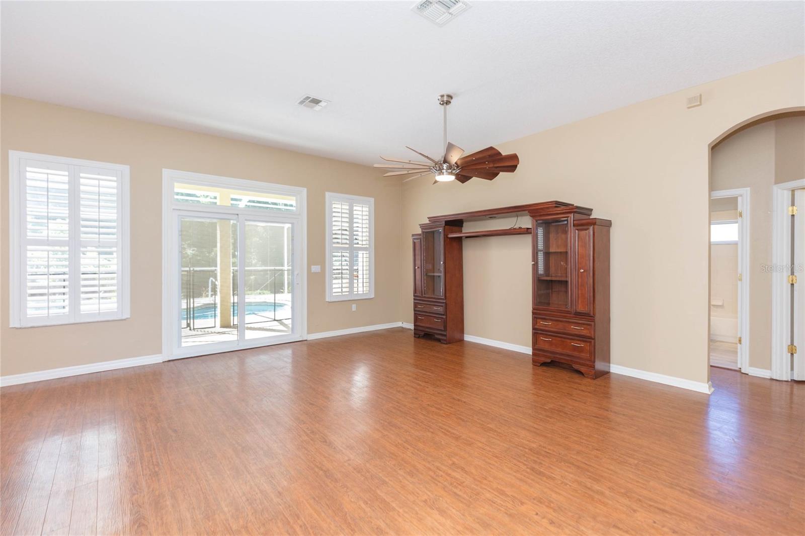11730 LAKEVIEW DR — photo 16