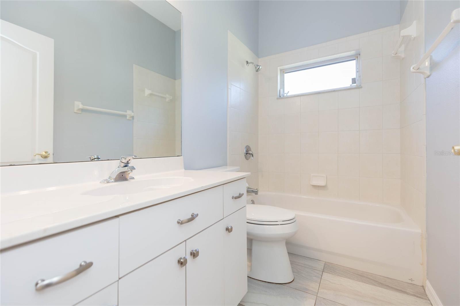 11730 LAKEVIEW DR — photo 23