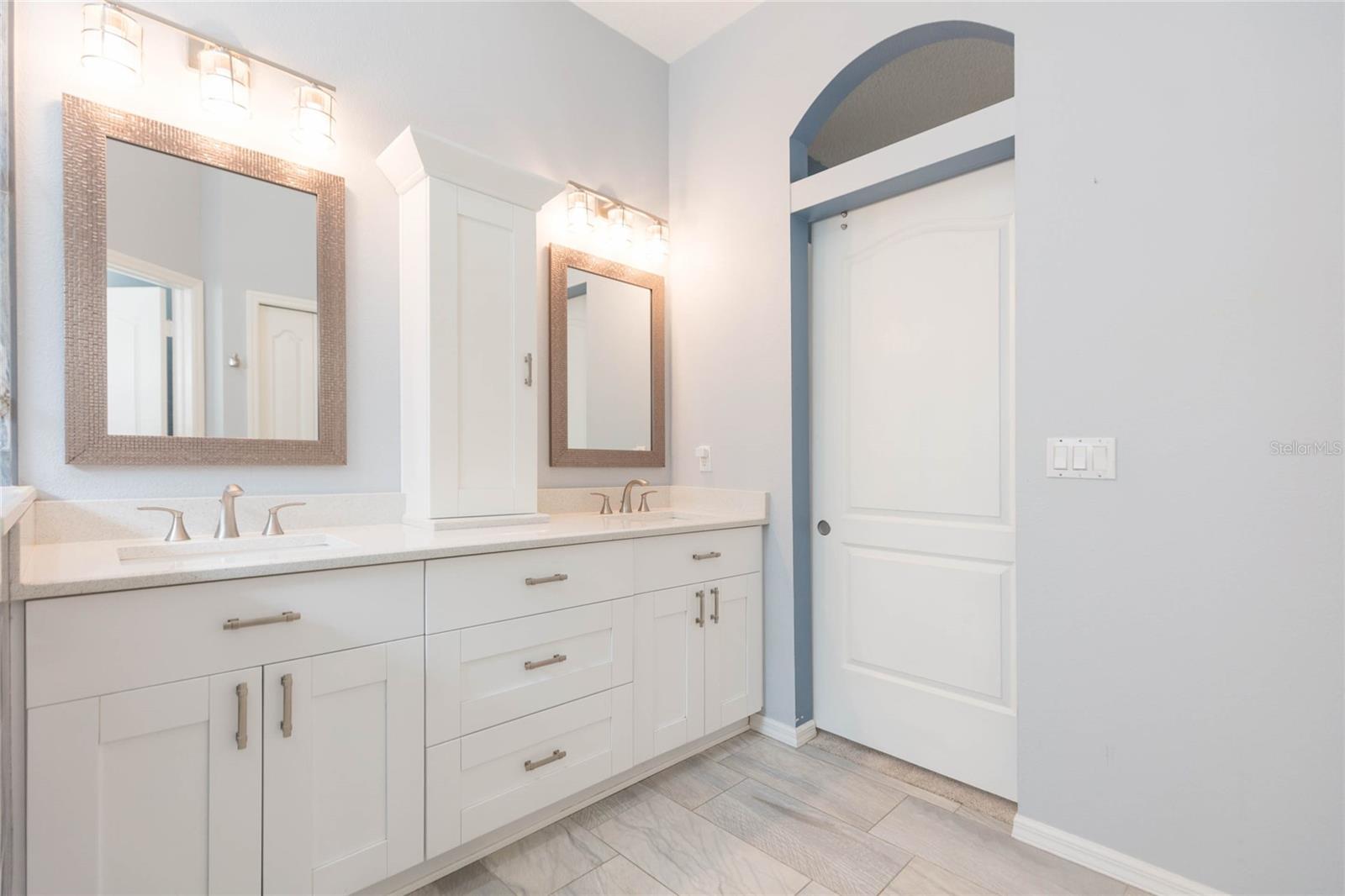 11730 LAKEVIEW DR — photo 36