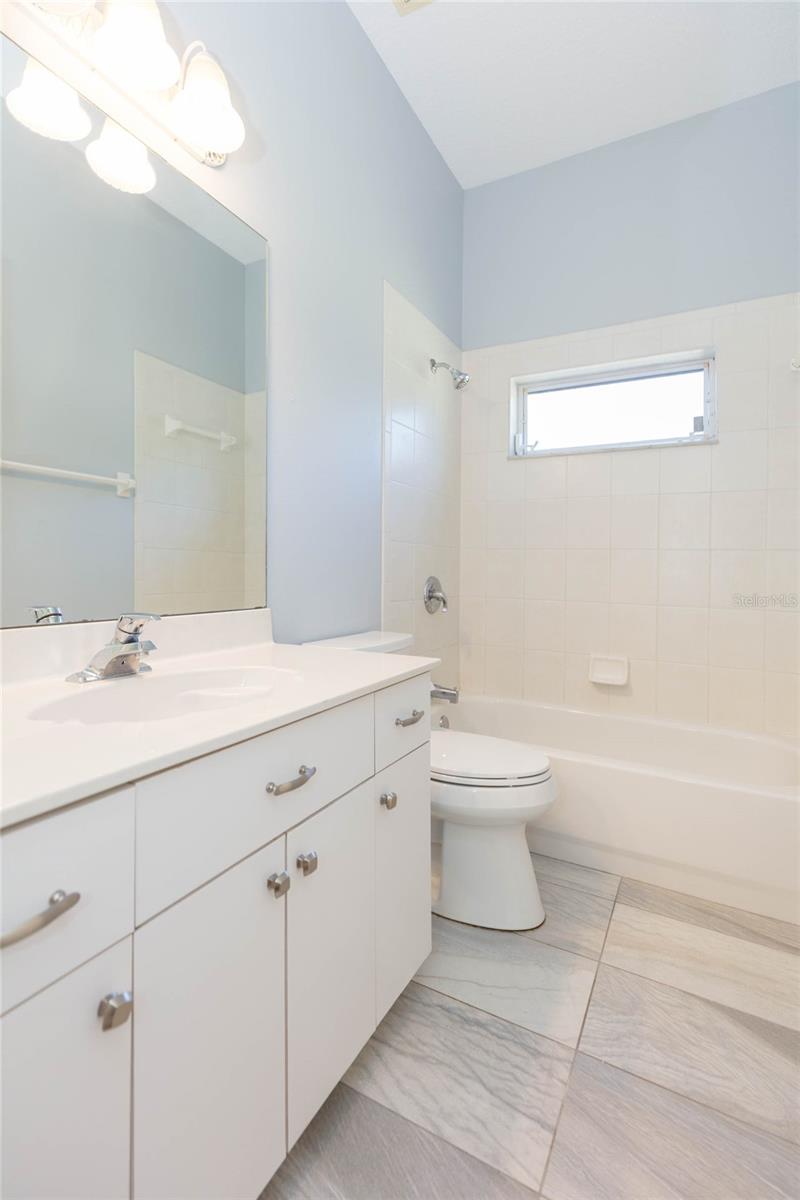 11730 LAKEVIEW DR — photo 24