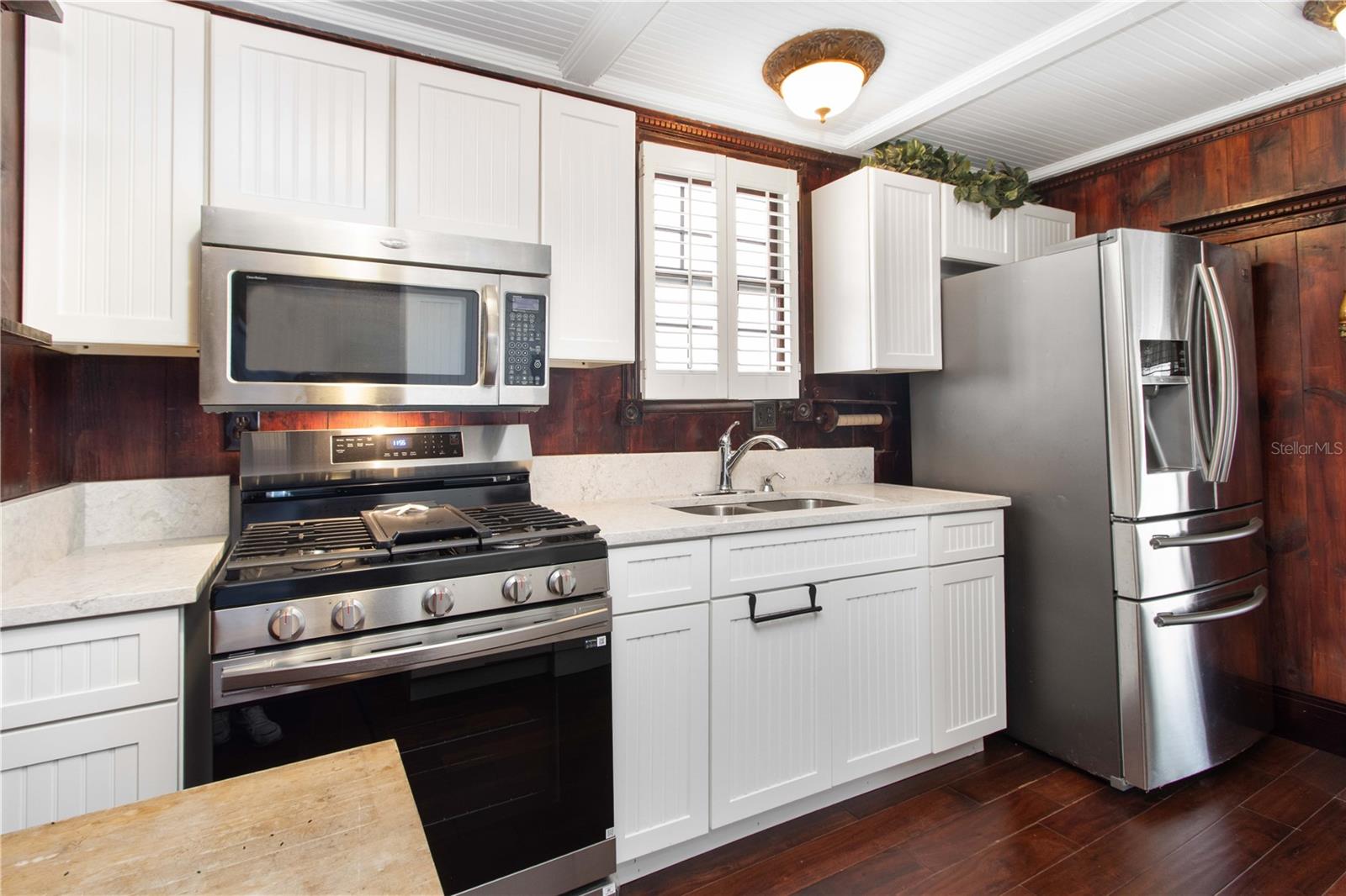 806 NARCISSUS AVE — photo 2
