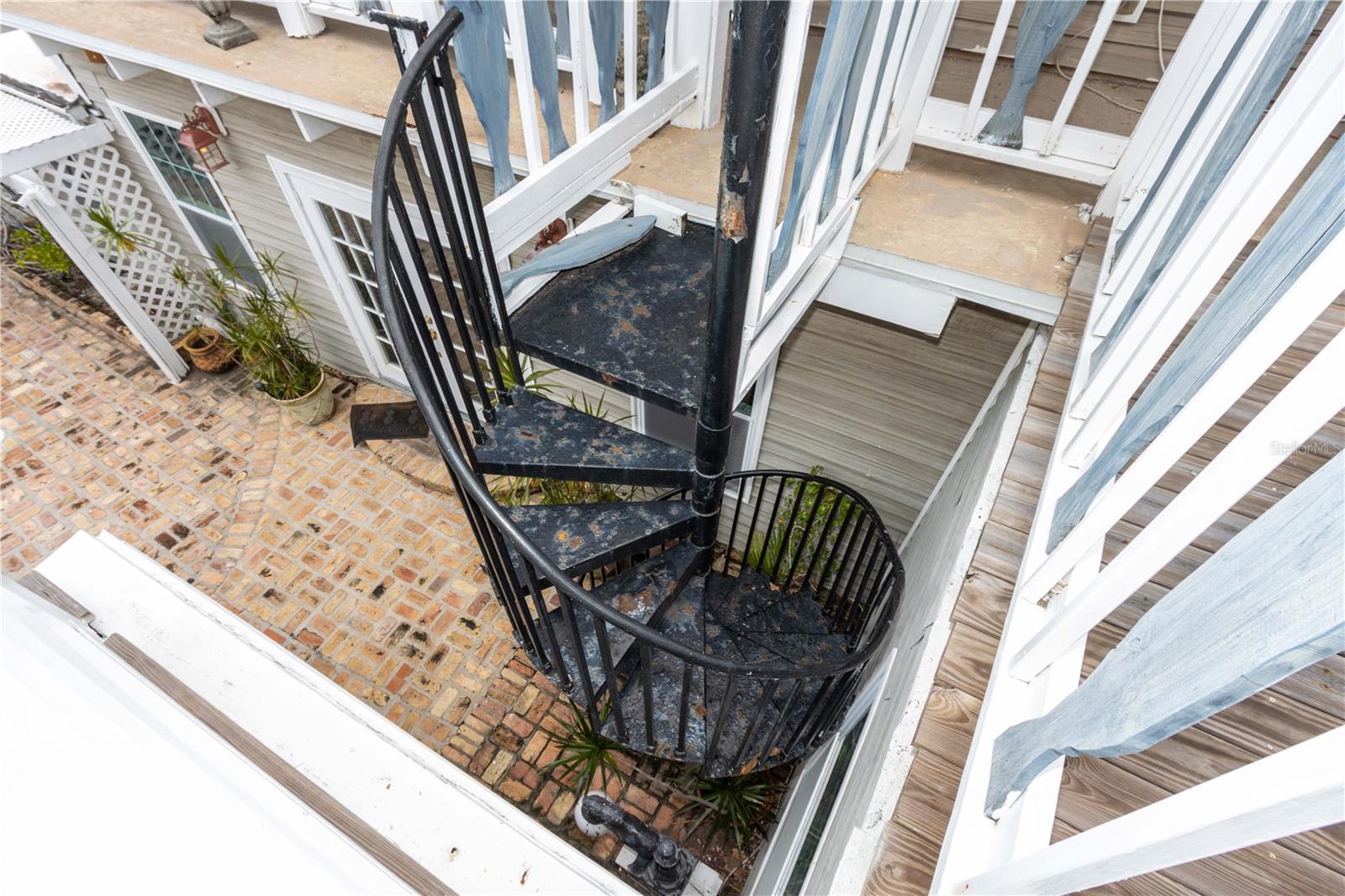806 NARCISSUS AVE — photo 29