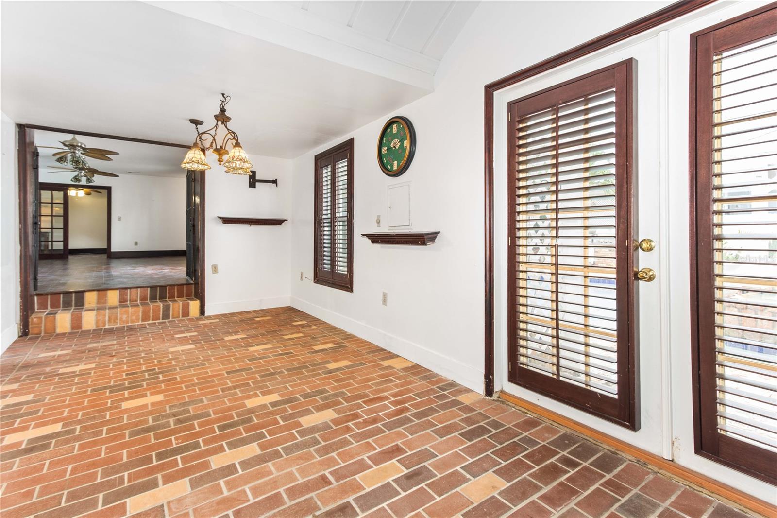 806 NARCISSUS AVE — photo 14