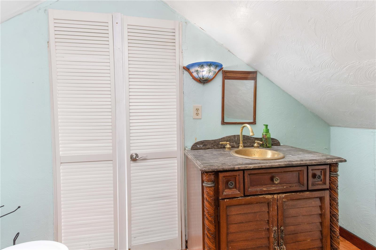 806 NARCISSUS AVE — photo 46