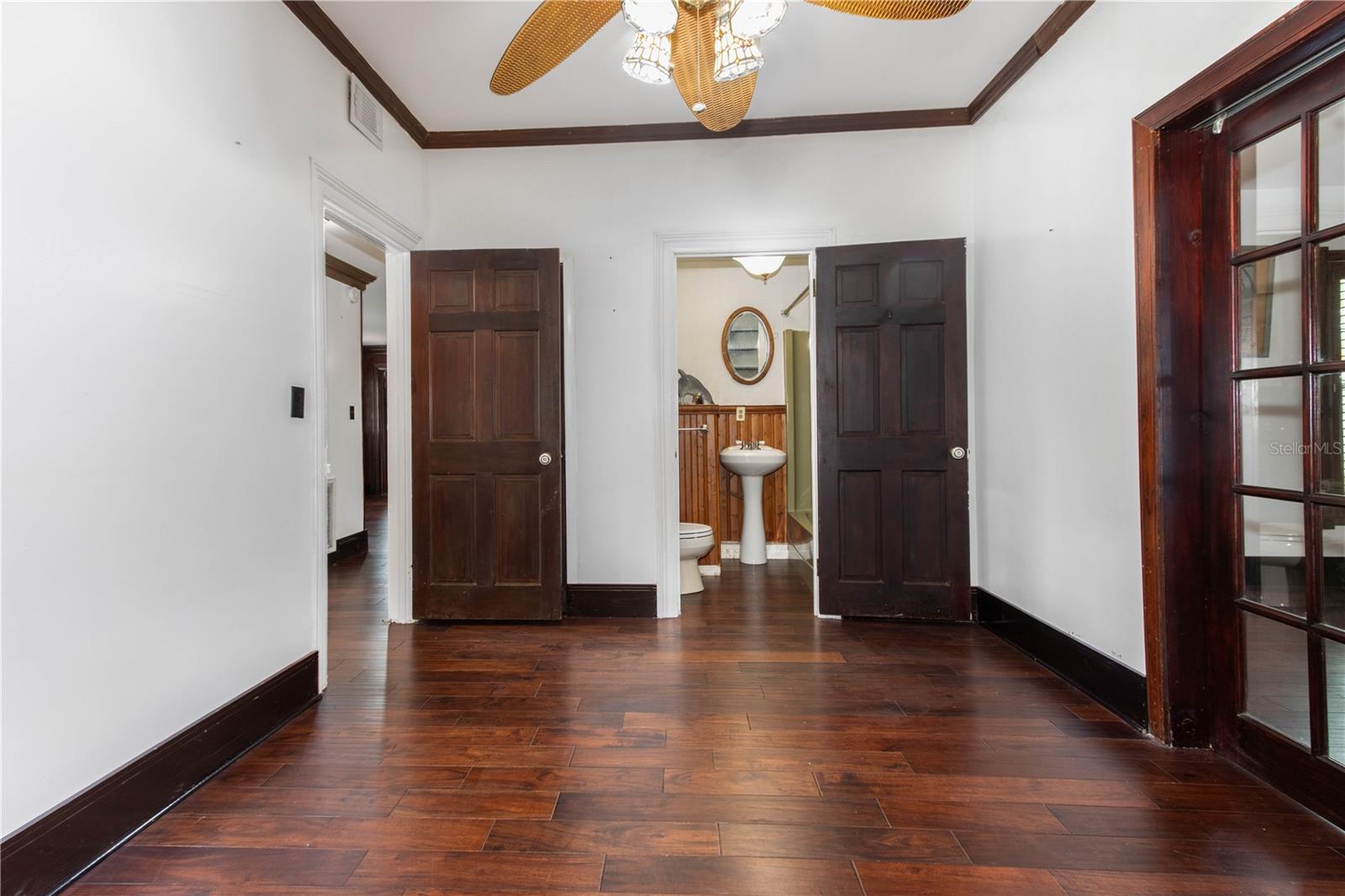 806 NARCISSUS AVE — photo 24