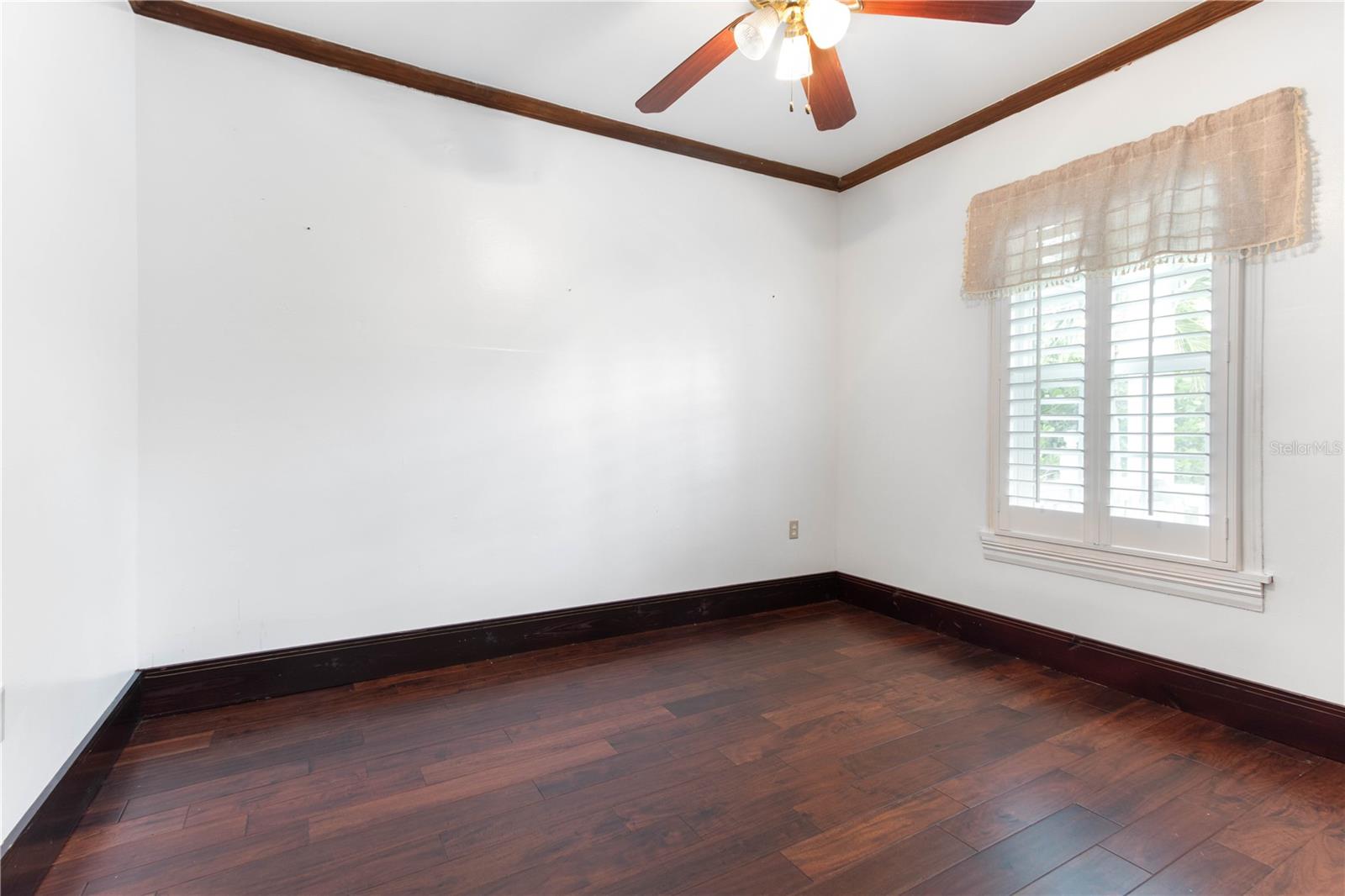 806 NARCISSUS AVE — photo 42